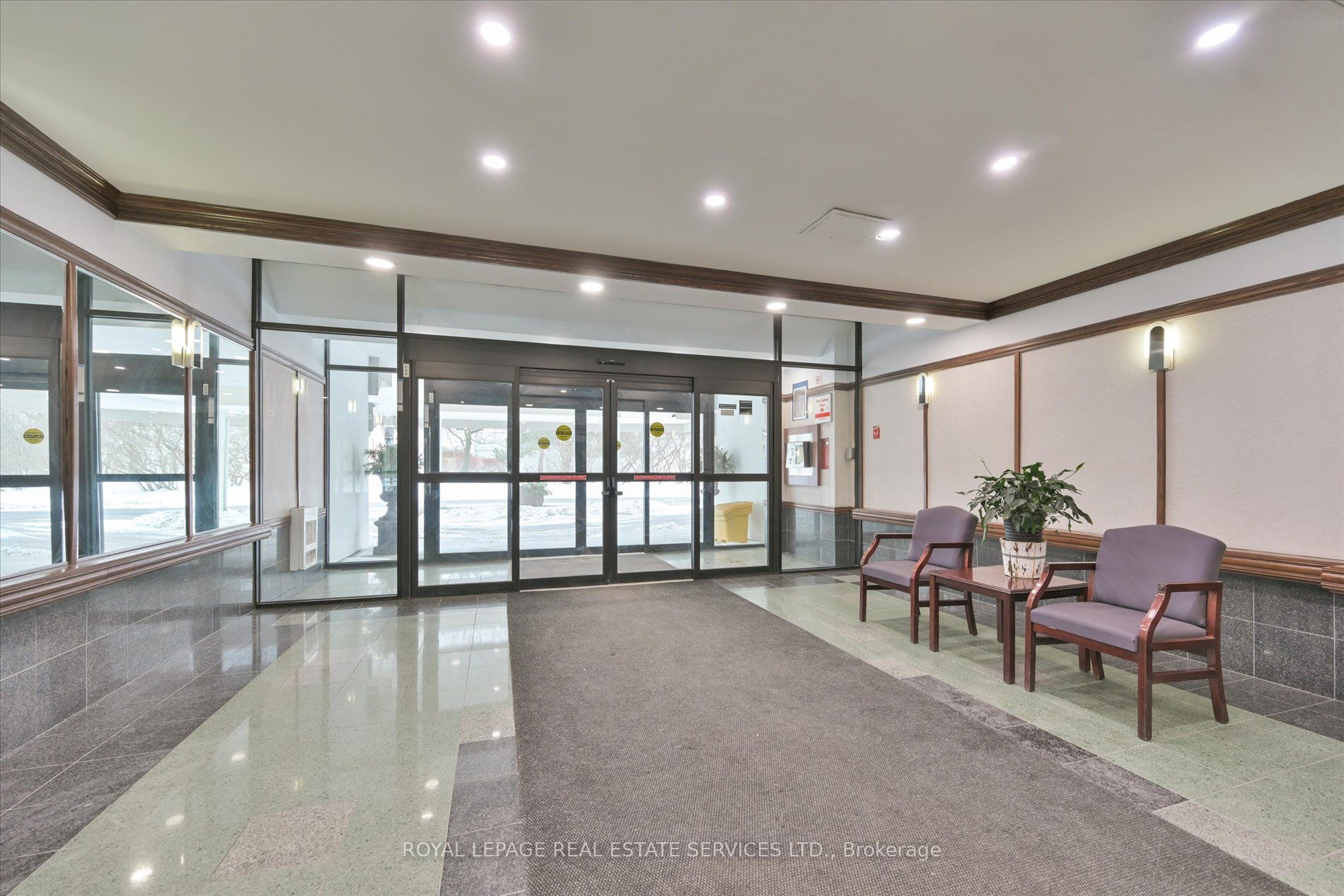 355 Rathburn Road E 801