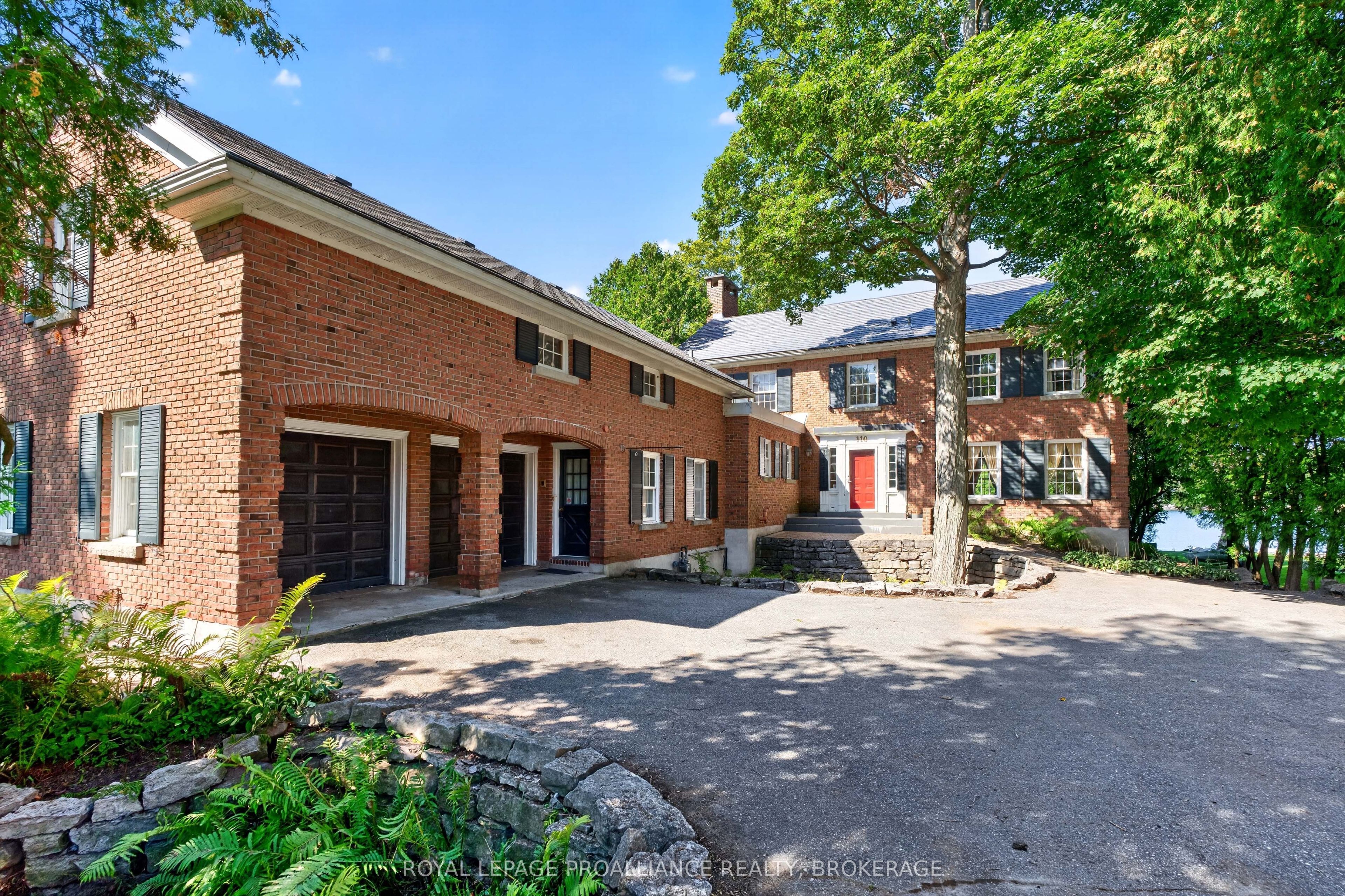 110 Lakeshore Boulevard