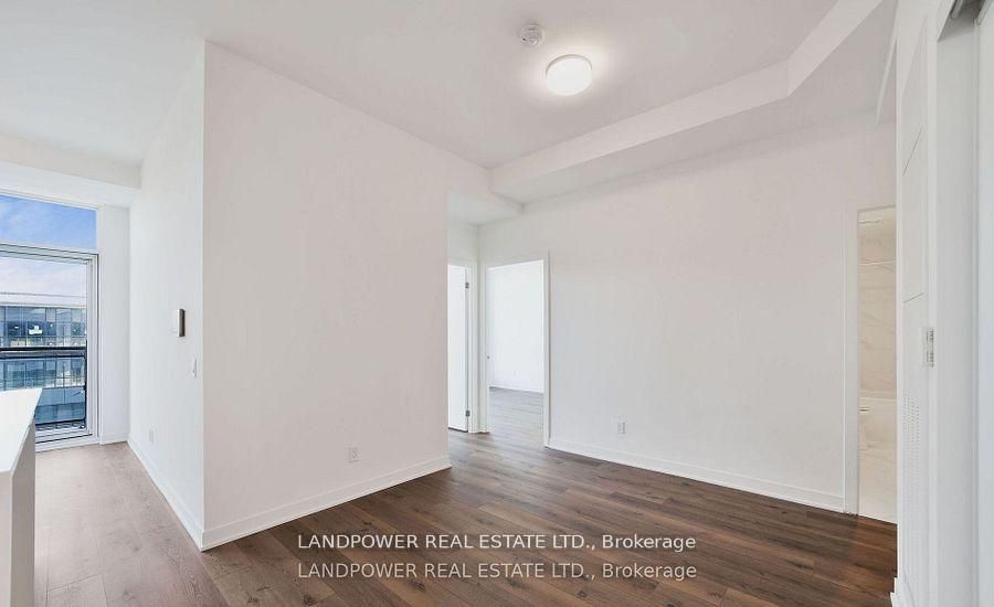 405 Dundas Street W PH09