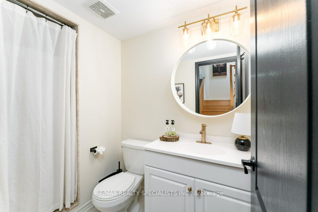 1115 Haig Boulevard 3
