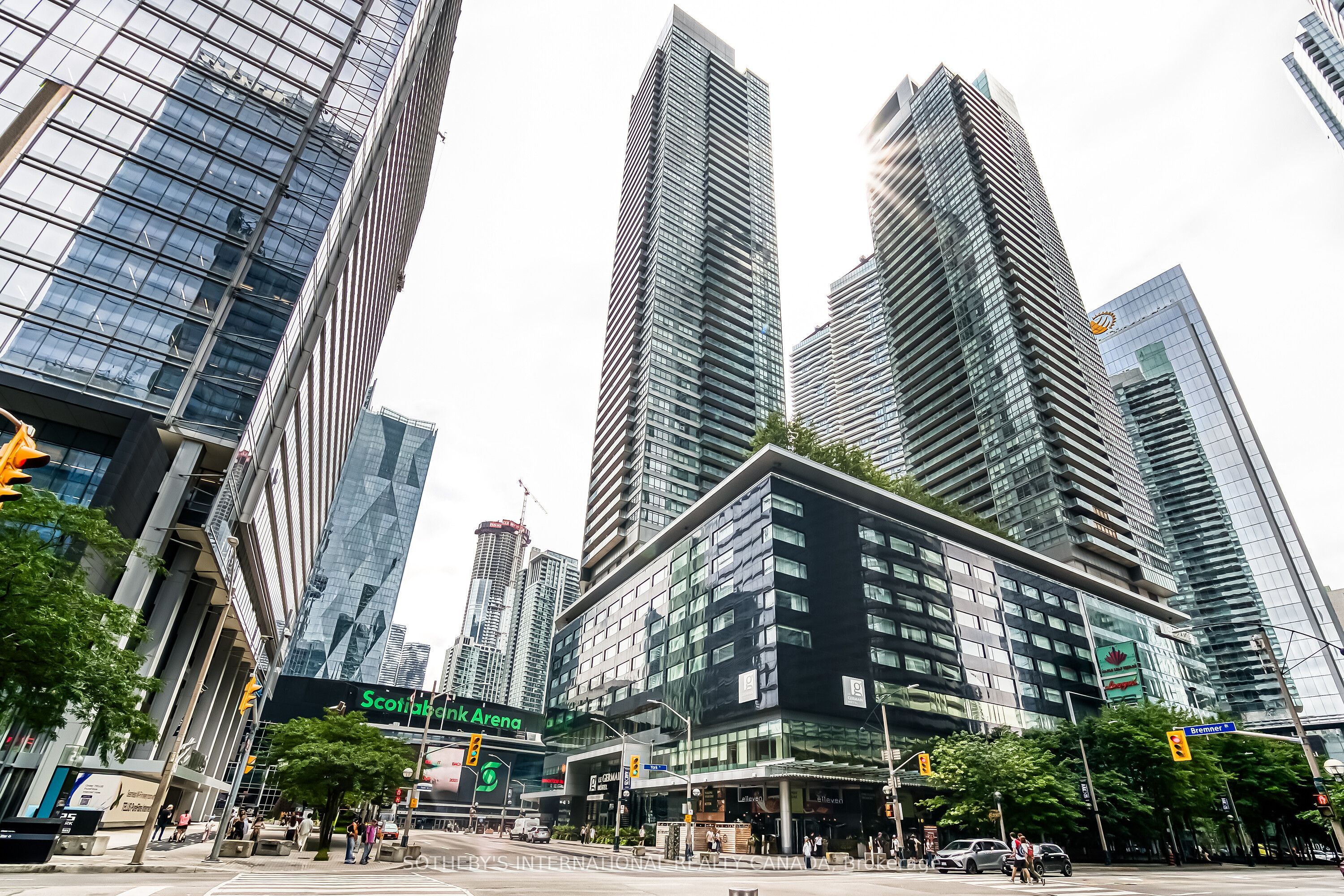 55 Bremner Boulevard 4906