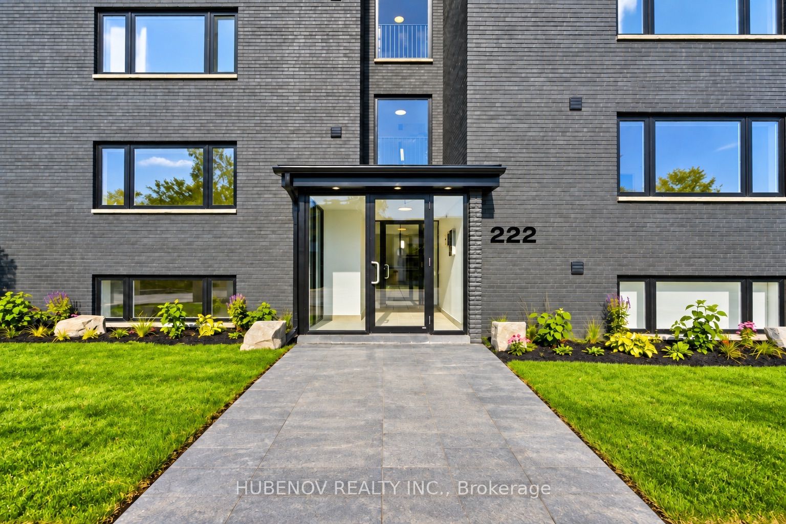 222 Lakeshore Road E