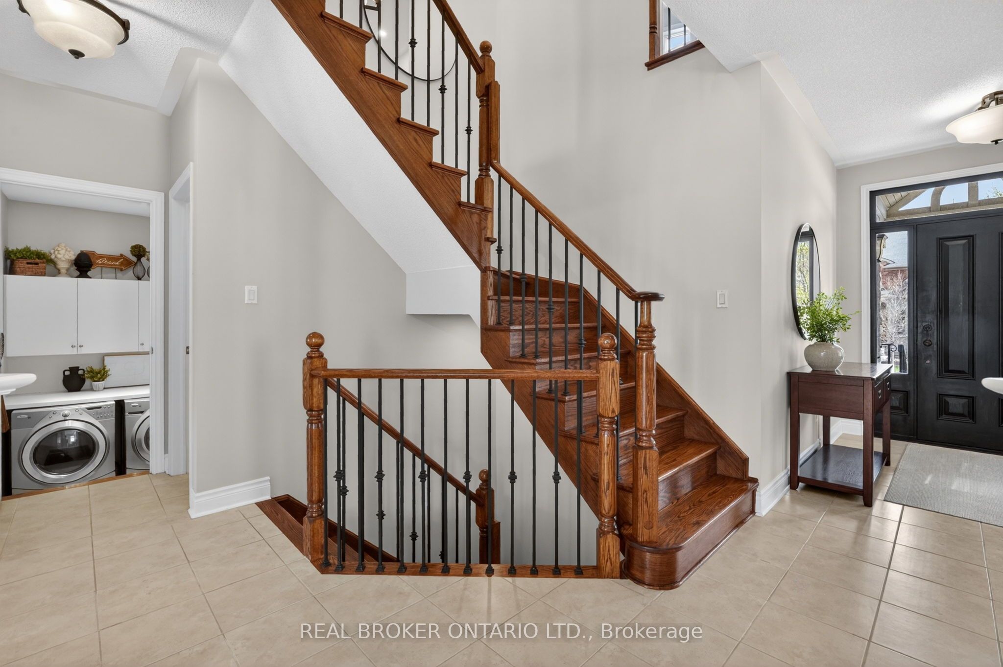 12 Lookout Court