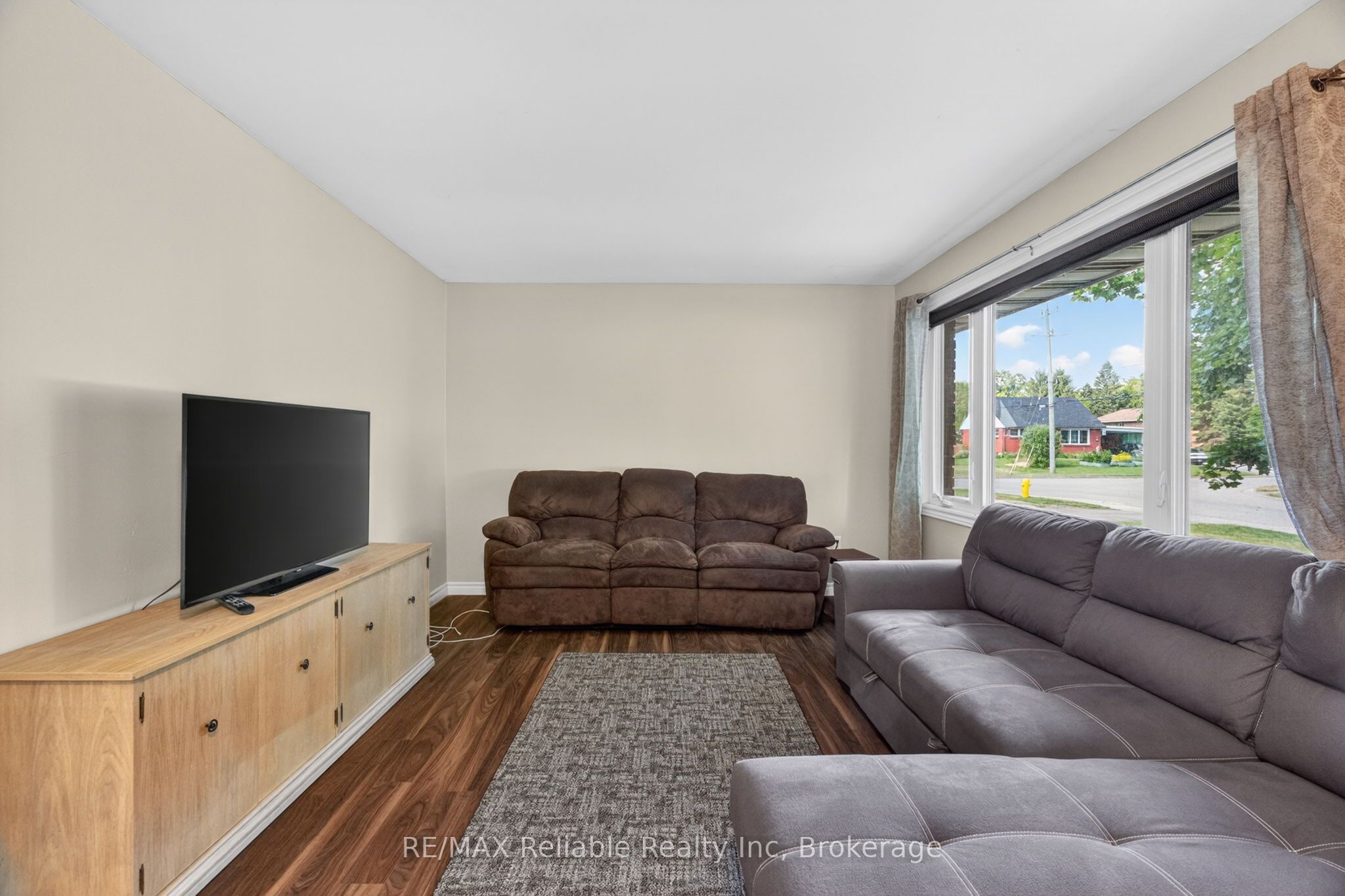182 Jarvis Street S