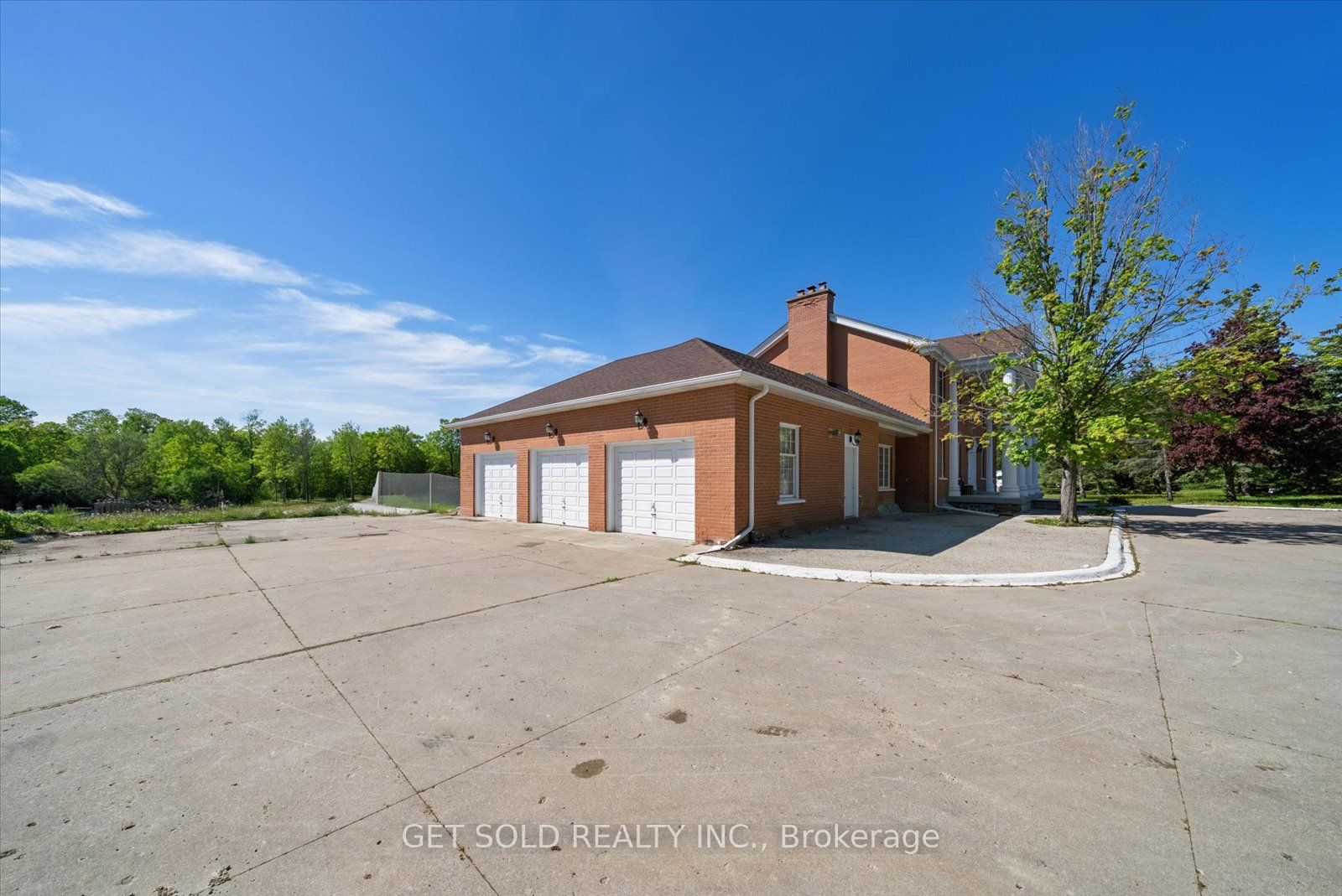 6 Bowman Avenue