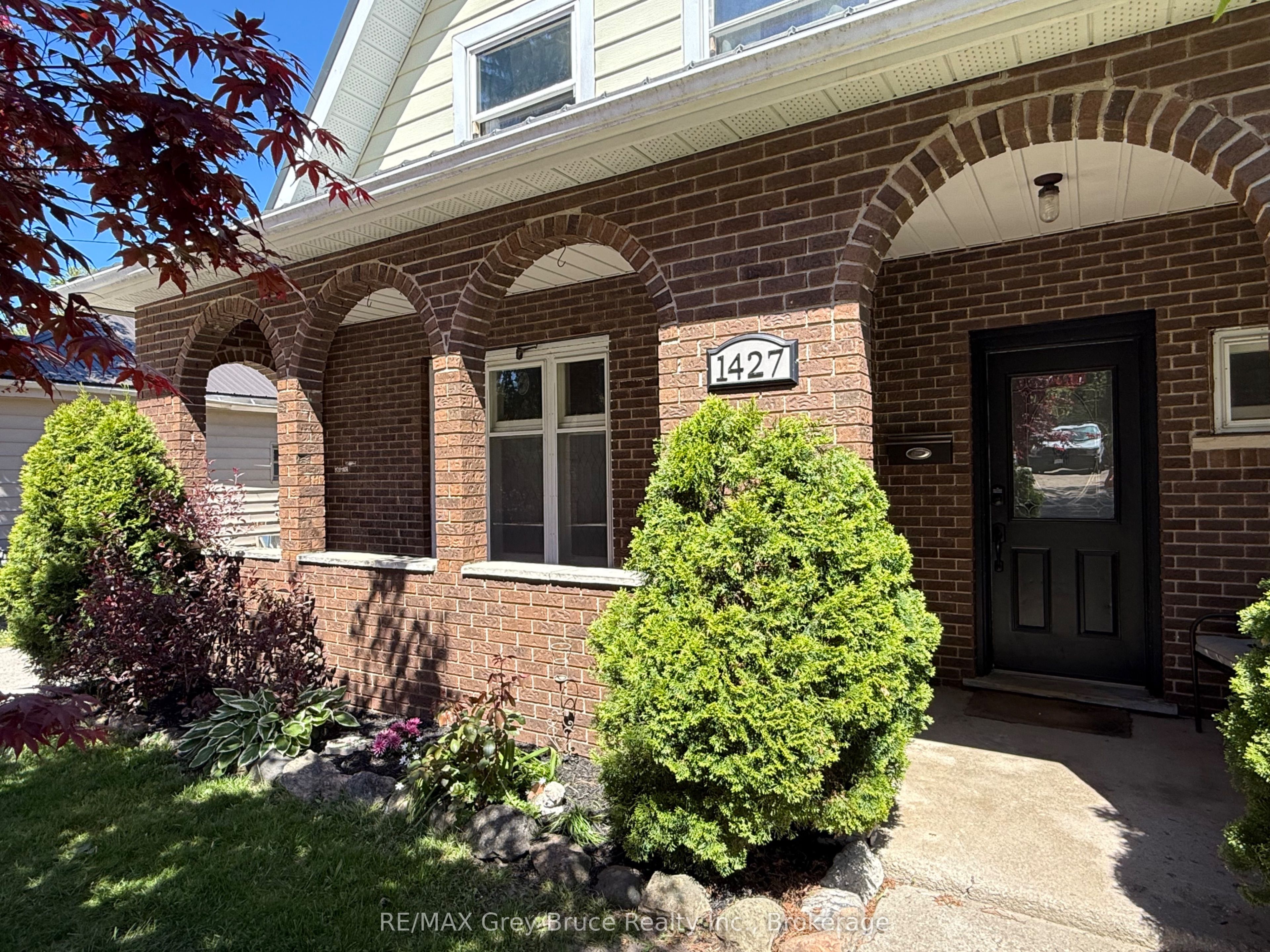 1427 5th "A" Avenue W