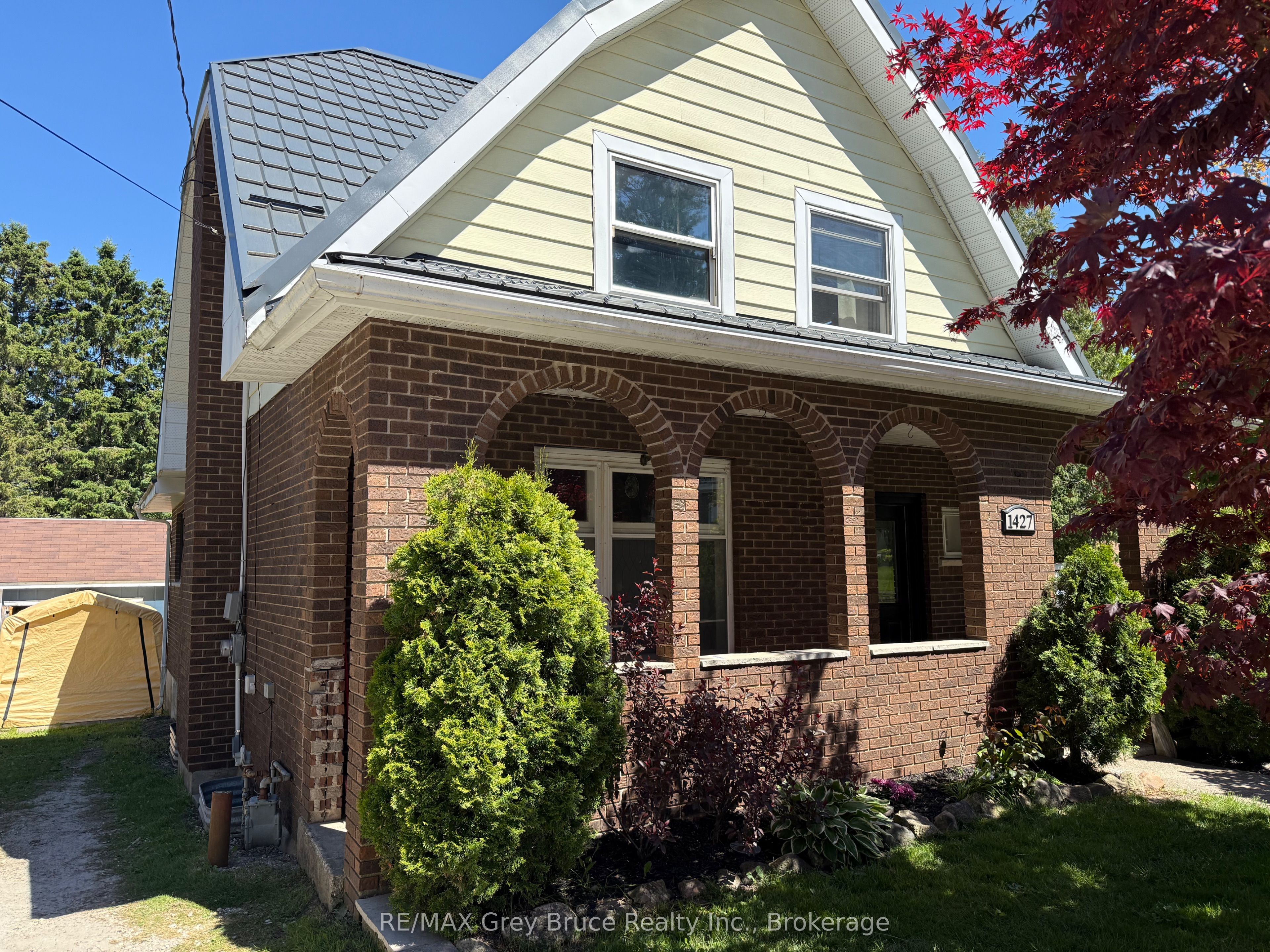 1427 5th "A" Avenue W