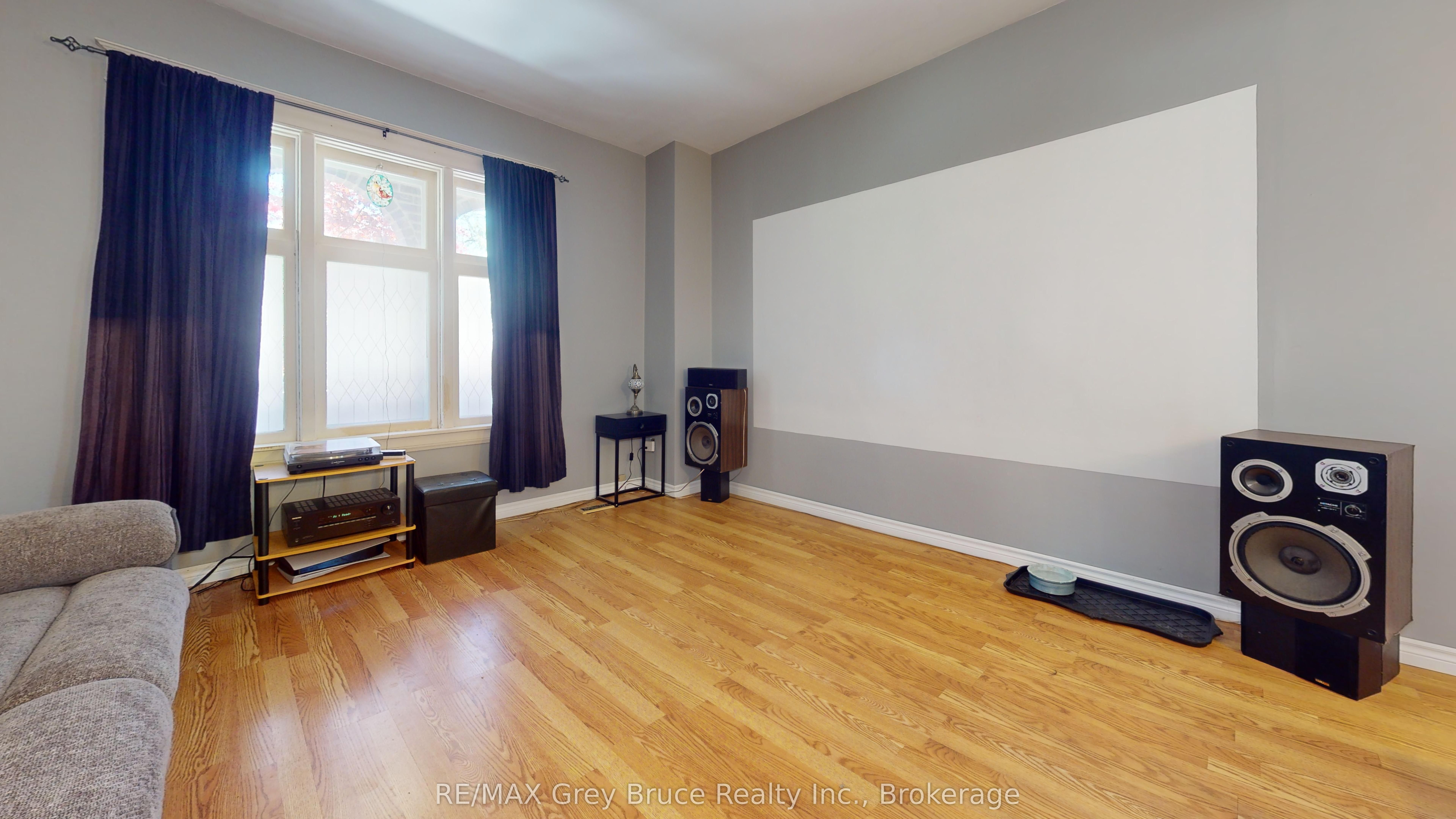 1427 5th "A" Avenue W