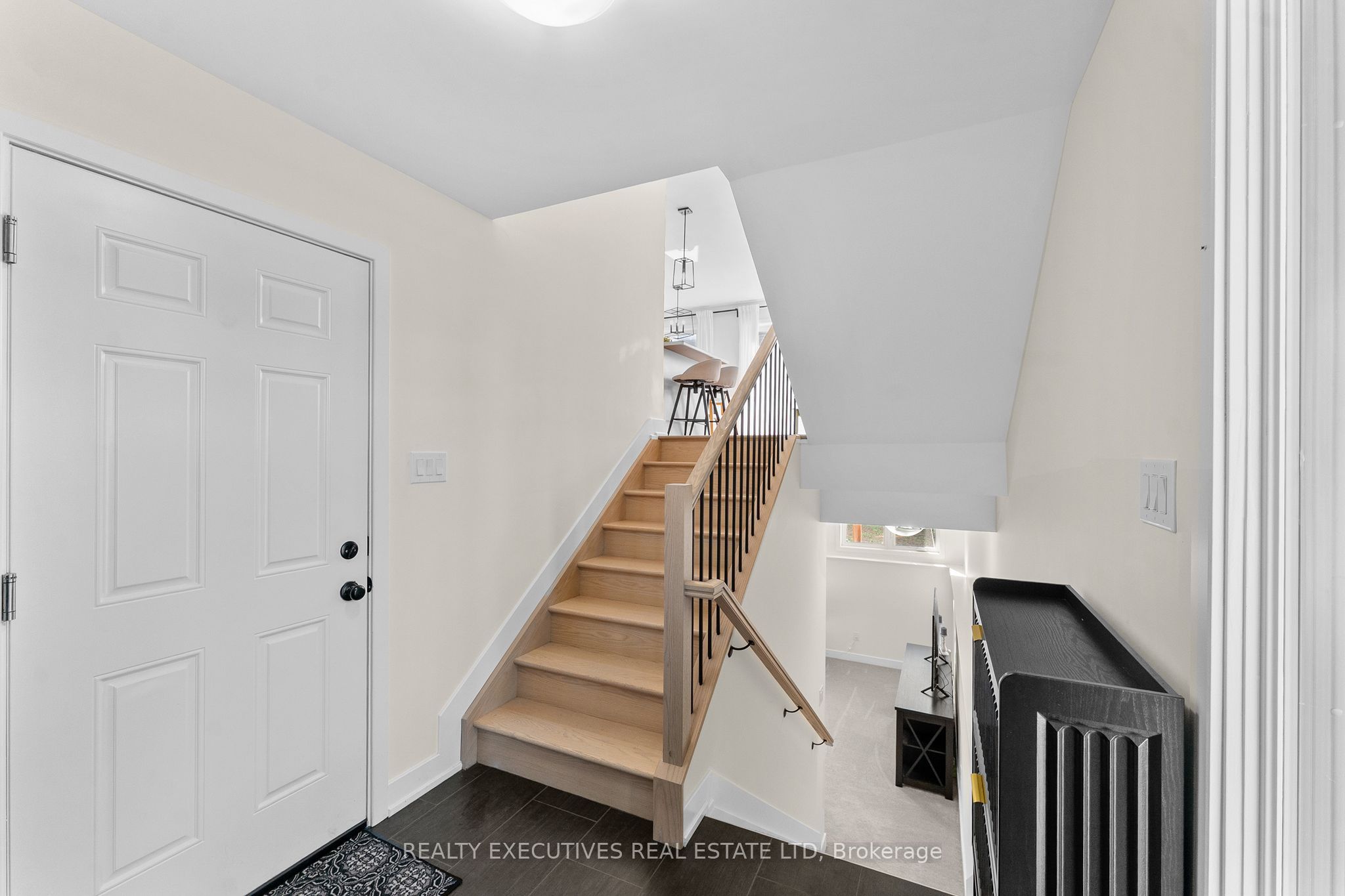 31 Whitcomb Crescent