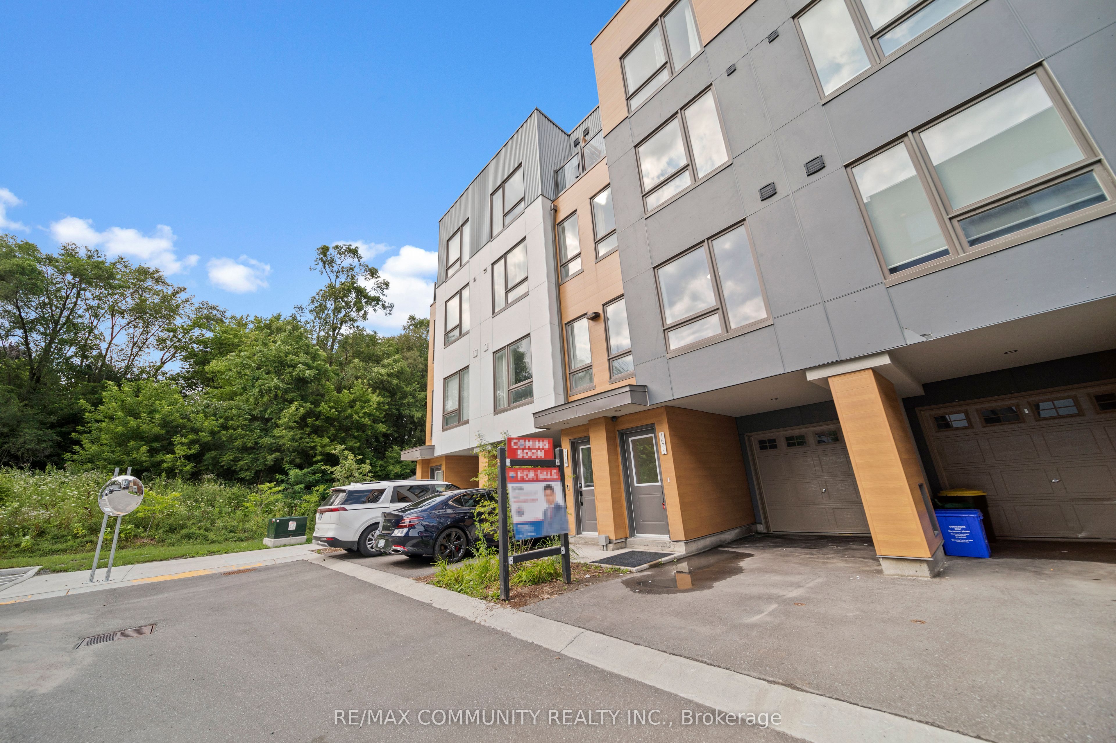 1672 Pleasure Valley Path N