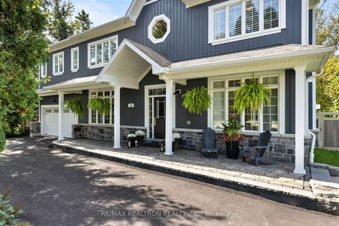 138 Roxborough Road Newmarket ON L3Y 3L3