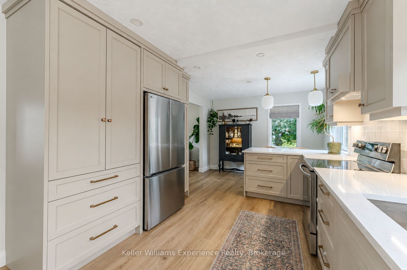 300 4th Avenue W