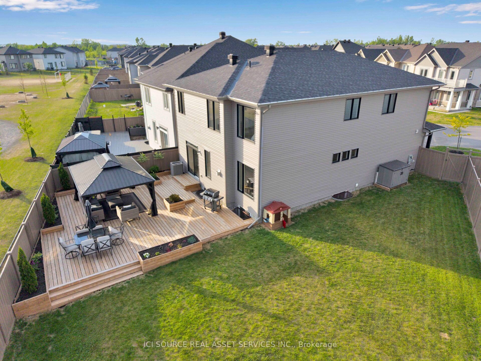 342 Finial Way