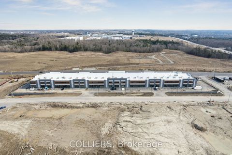 175 Melvin Robson Avenue 4-5 Aurora ON L4G 7B4