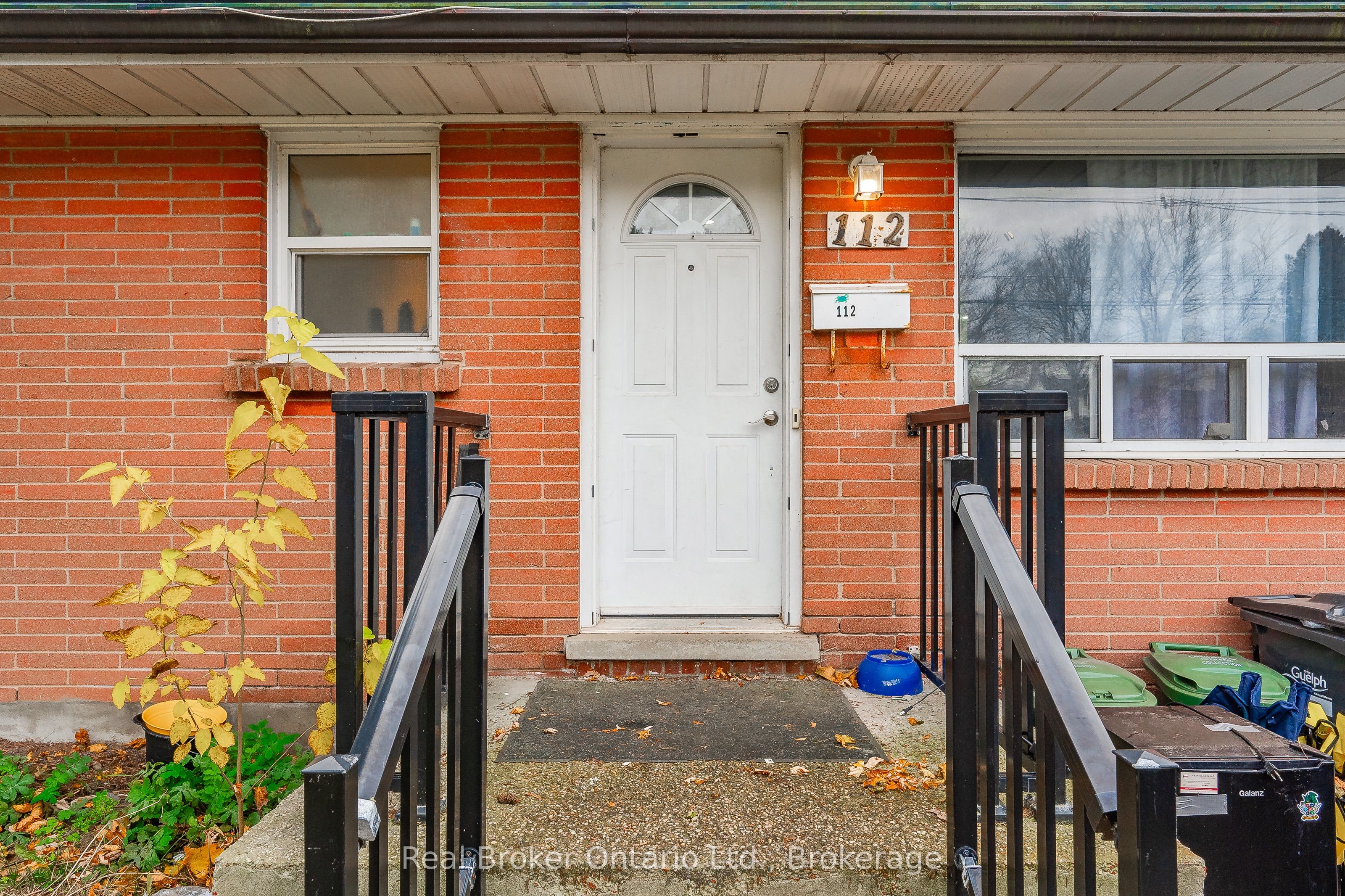 112 Victoria Road N