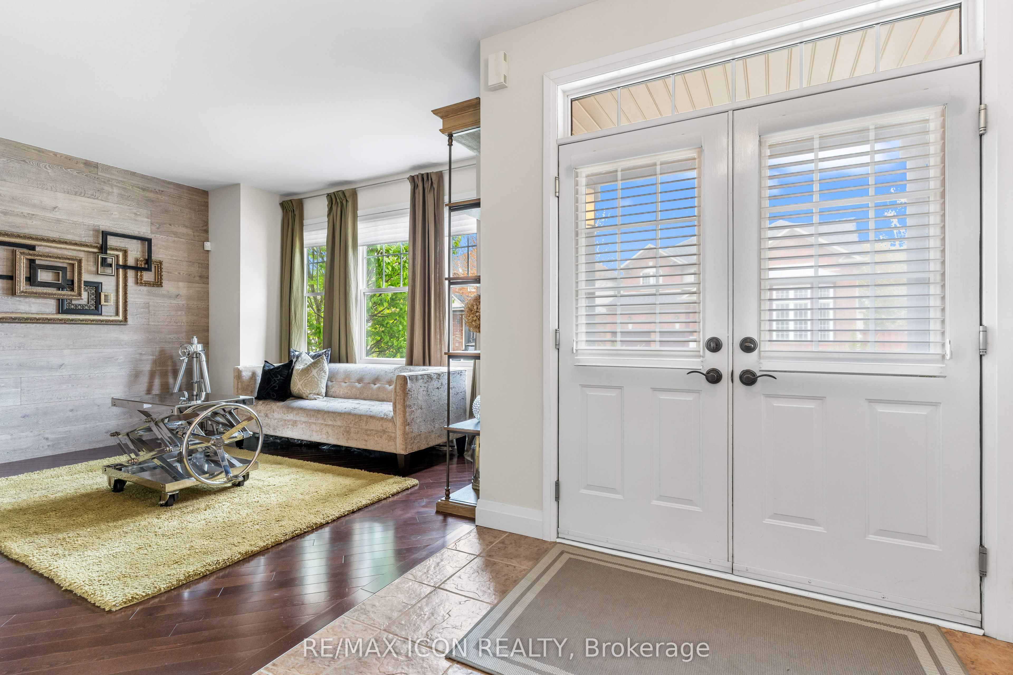 103 Glazebrook Crescent
