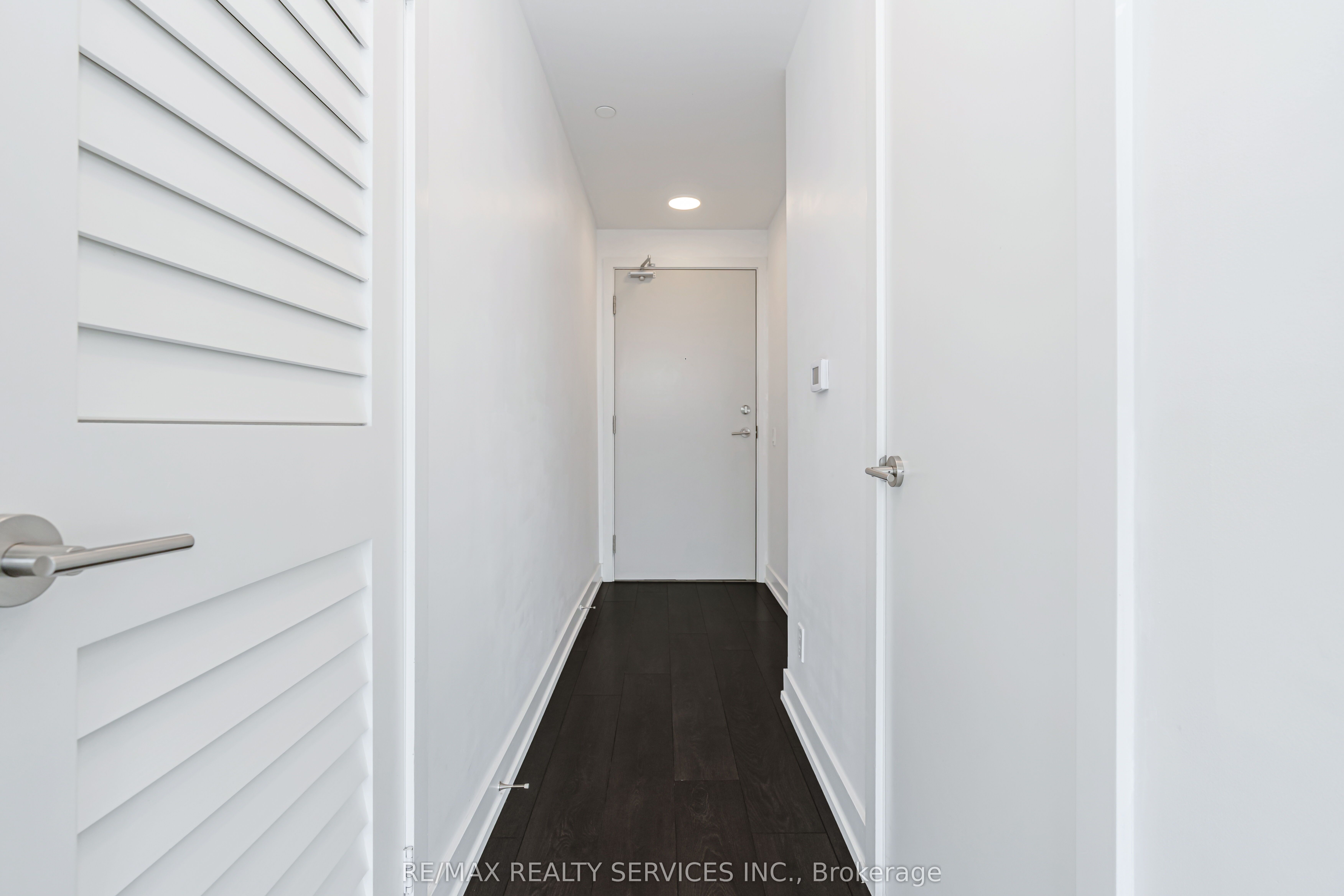 225 Veterans Drive 909