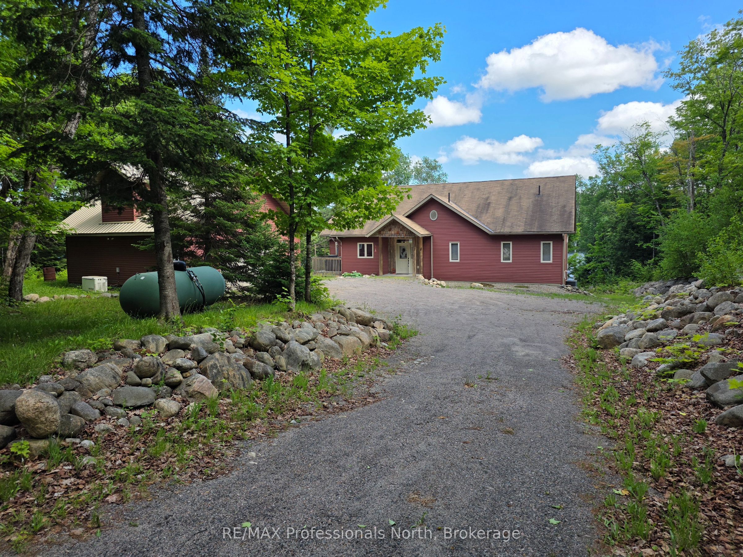 98 Lynx Drive