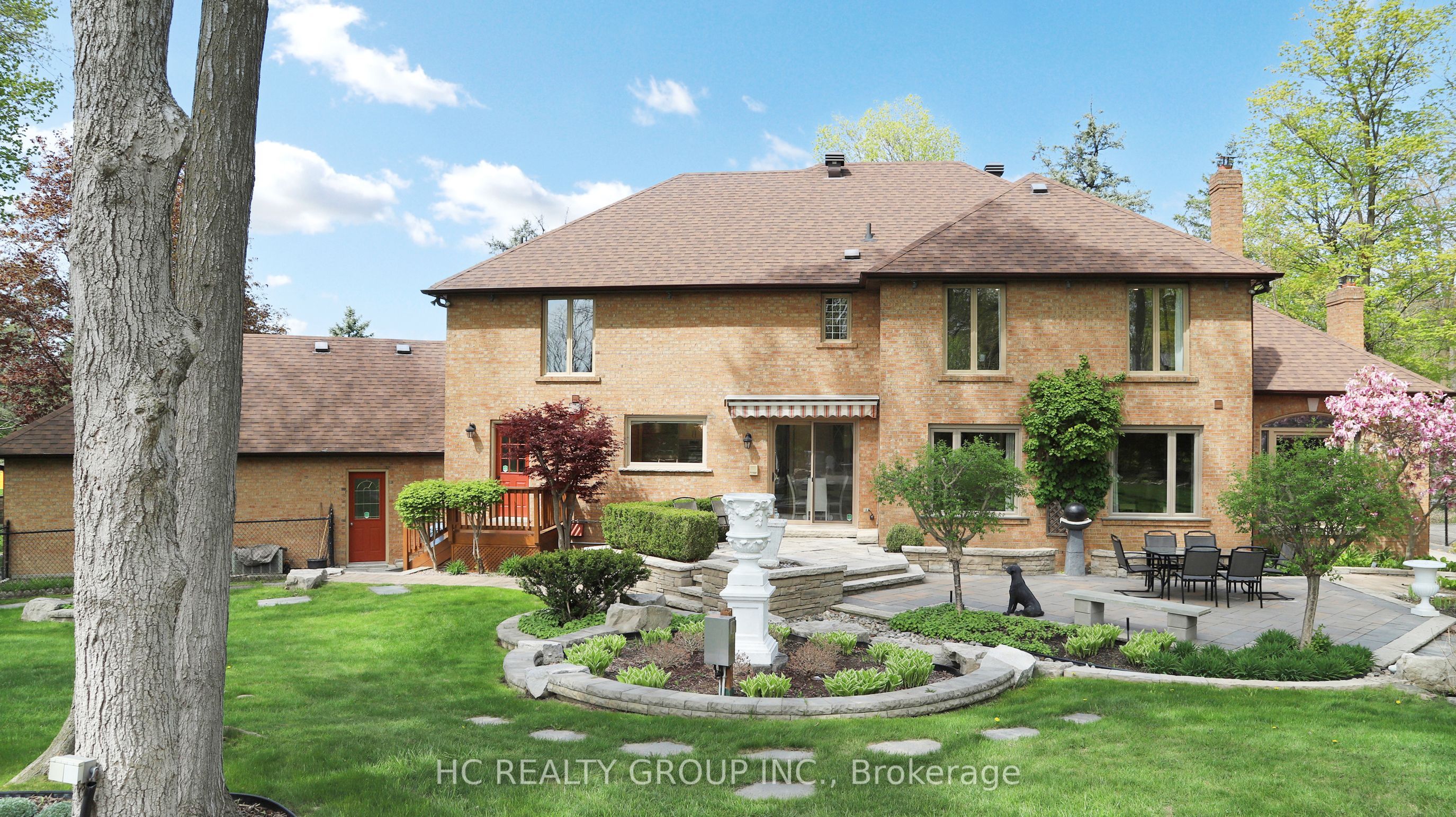 2 Glenridge Drive