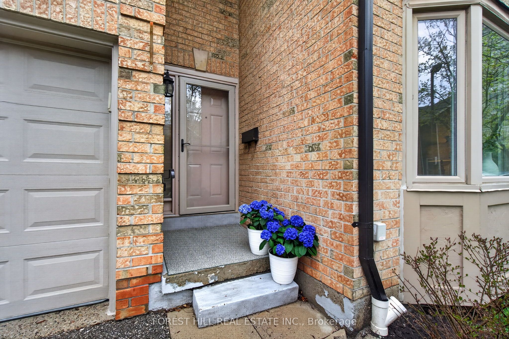 4635 Regents Terrace 30