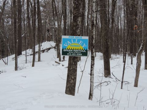 L1 -297 HARDING Road Lanark Highlands ON K0G 1K0