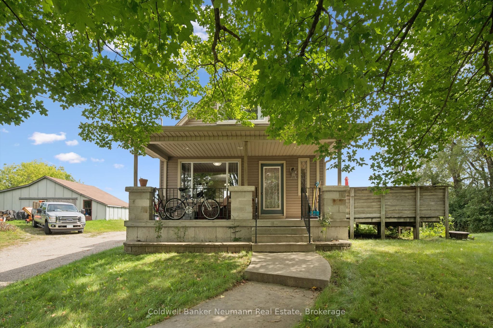 527 Stone Road E