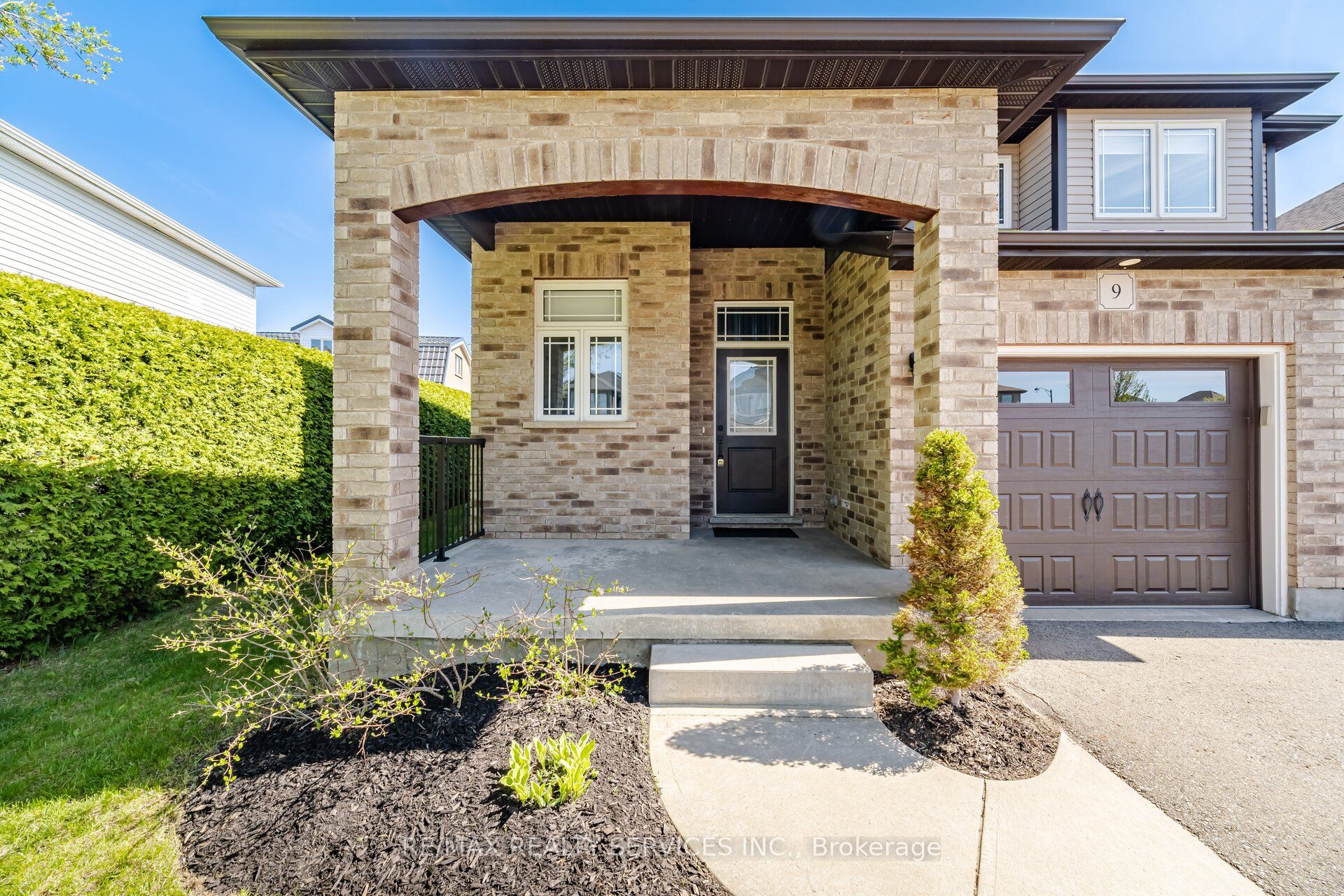 9 Monty Avenue