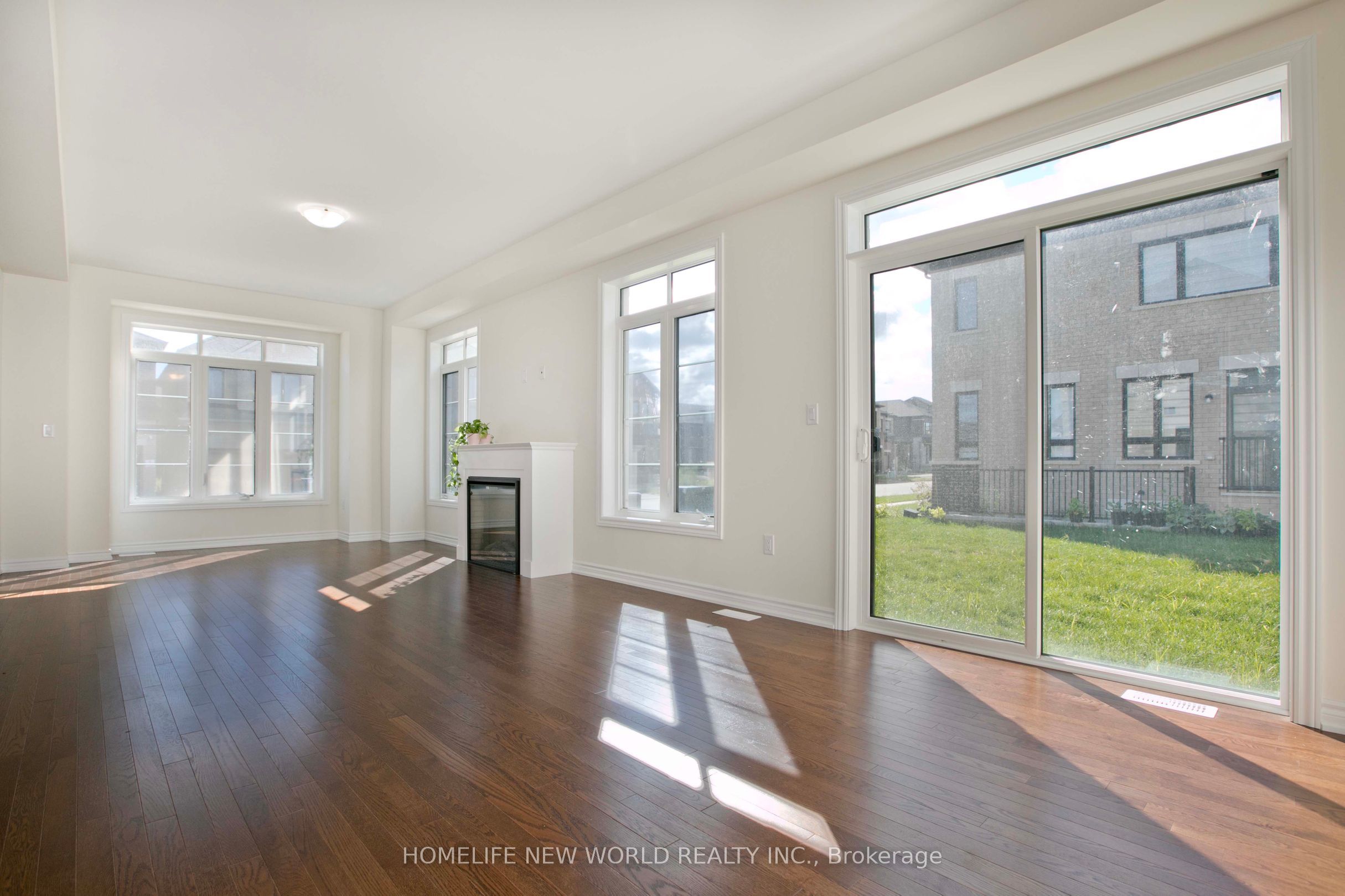 1864 Irish Moss Square