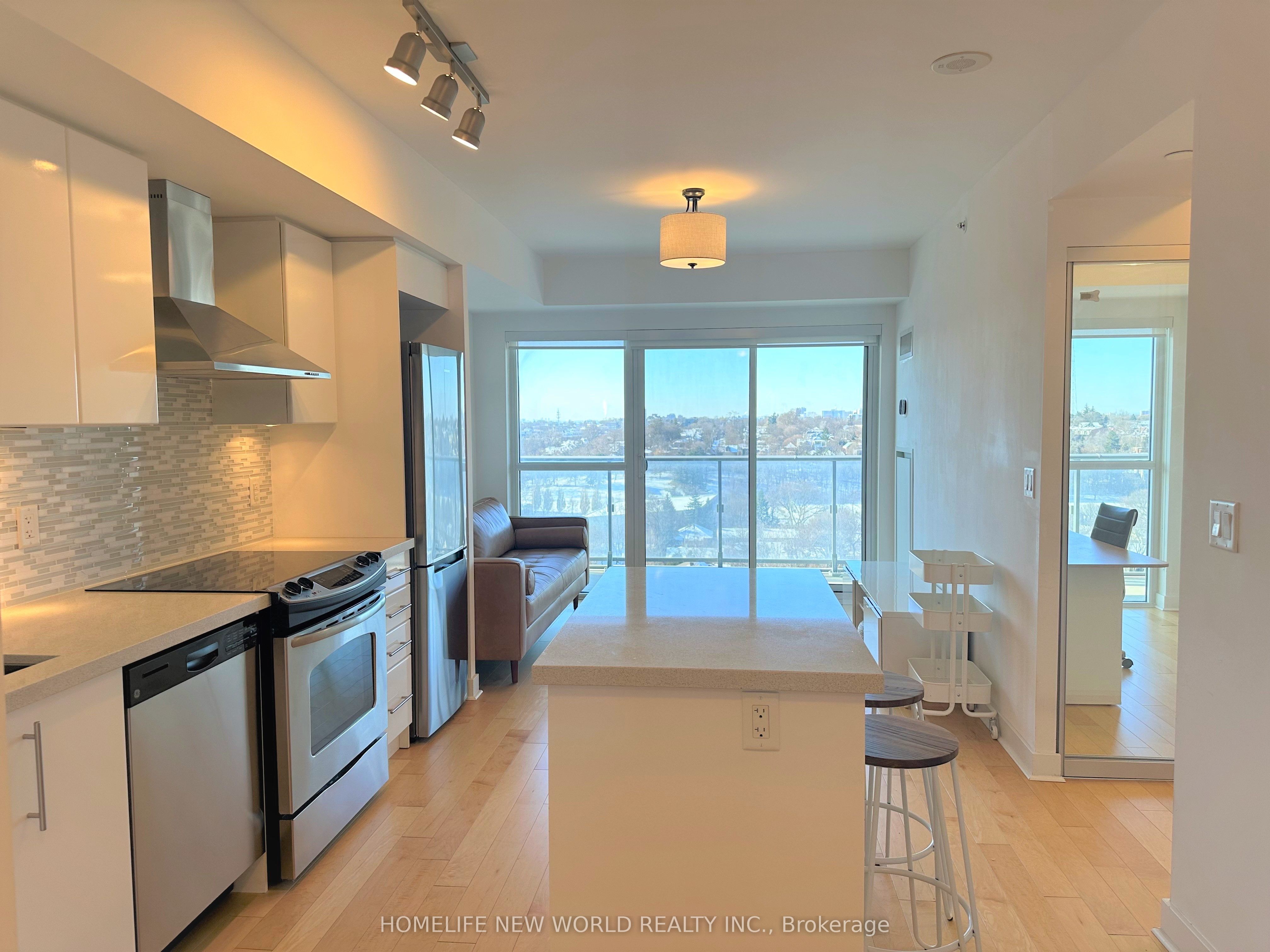 58 Orchard View Boulevard 1211