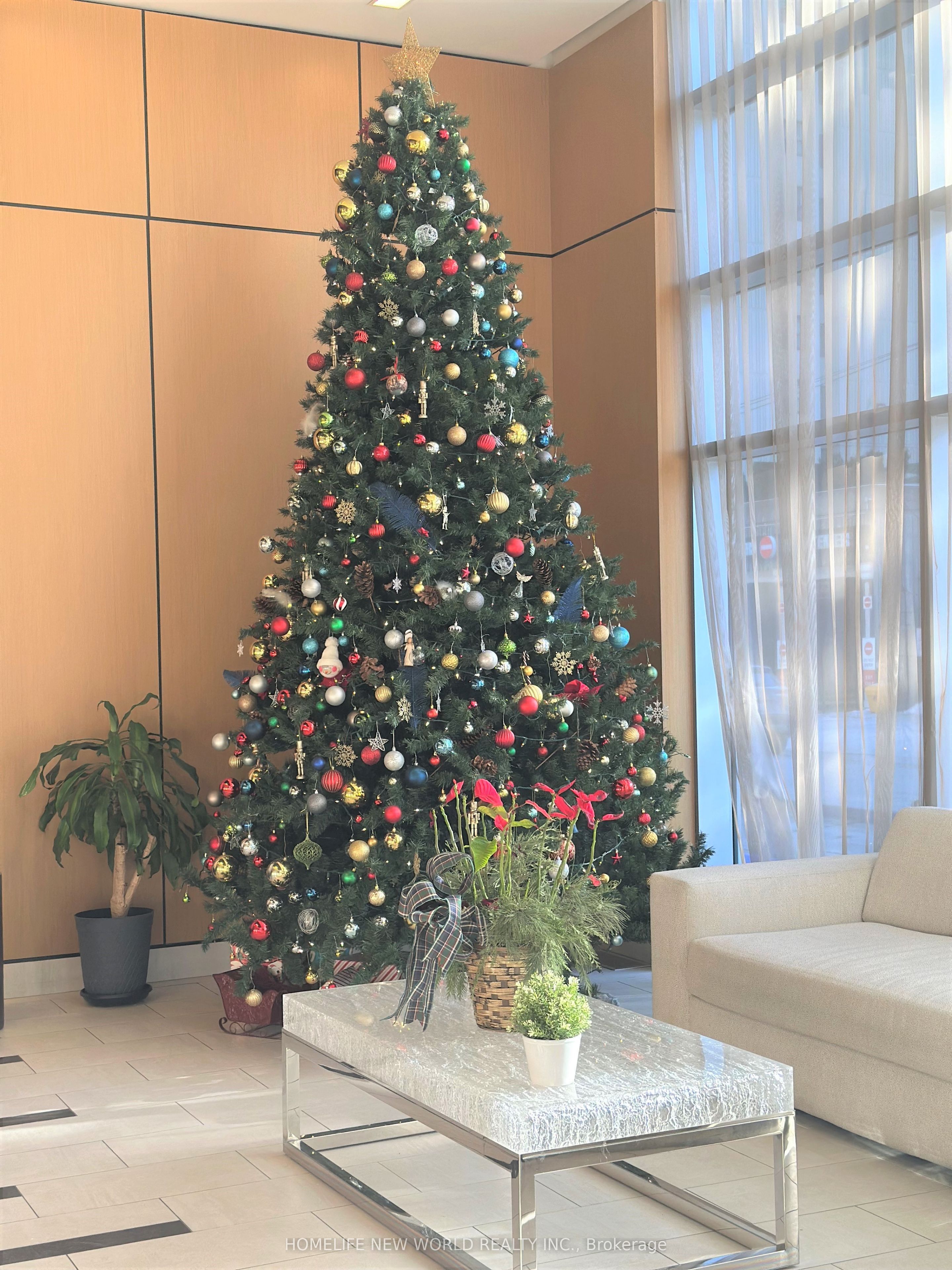 58 Orchard View Boulevard 1211