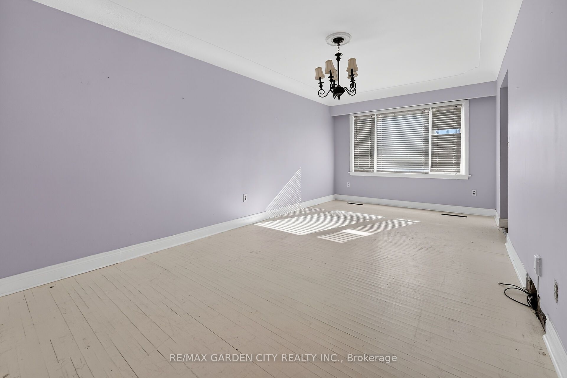 193 Tragina Avenue N