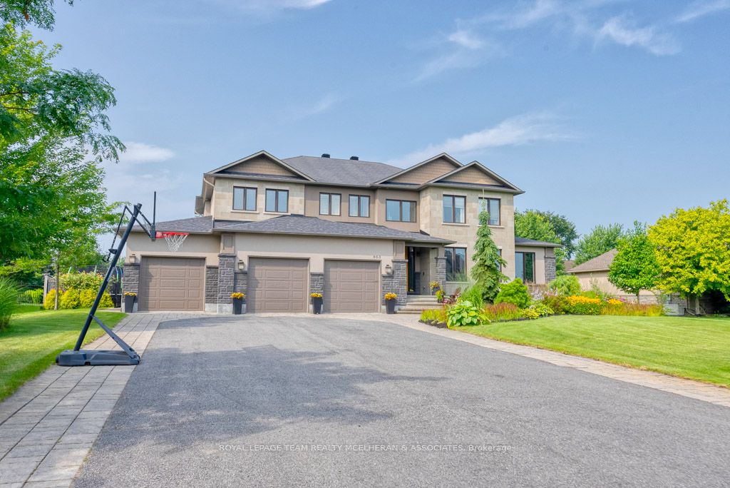 463 Lockmaster Crescent