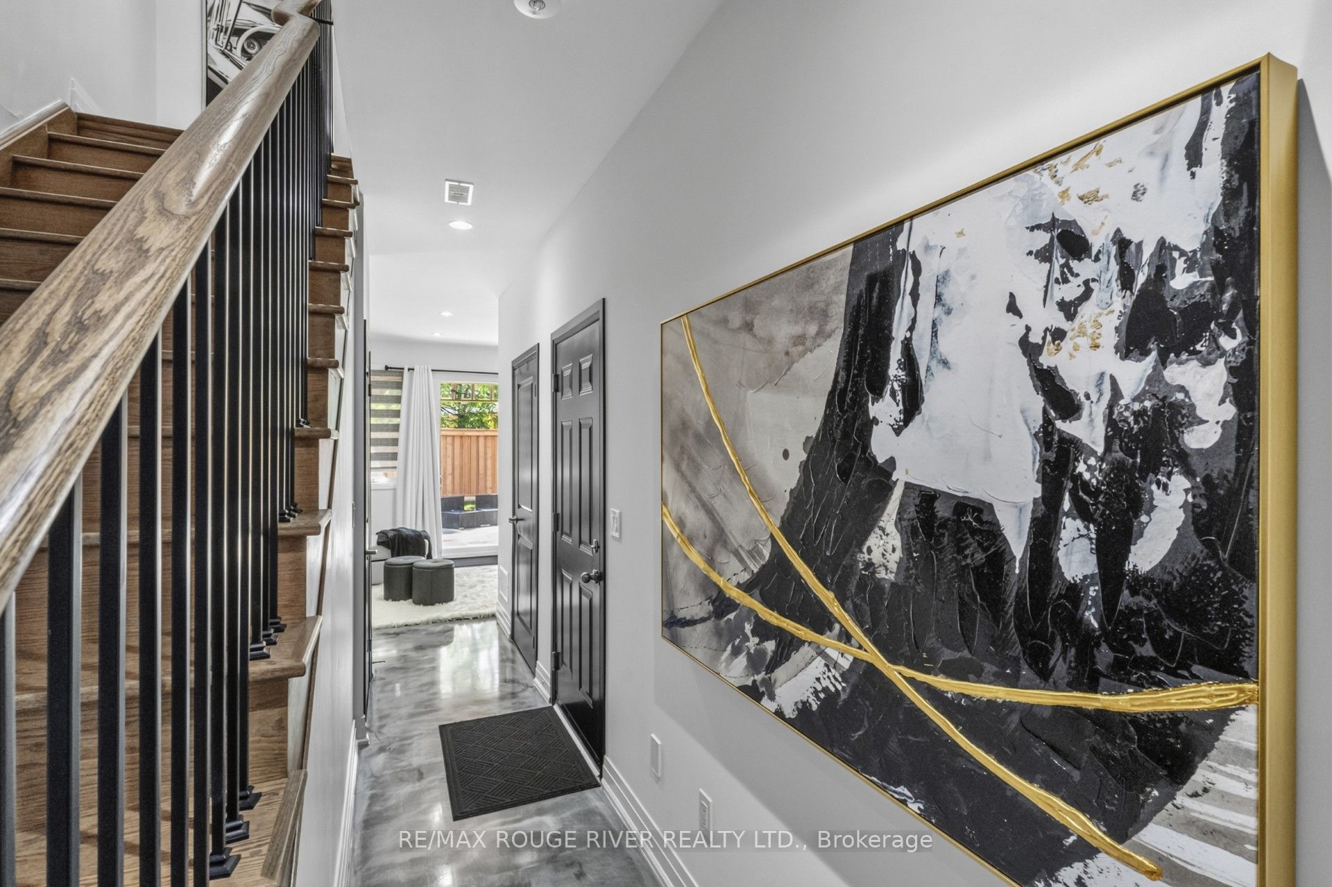 24 Waterside Way