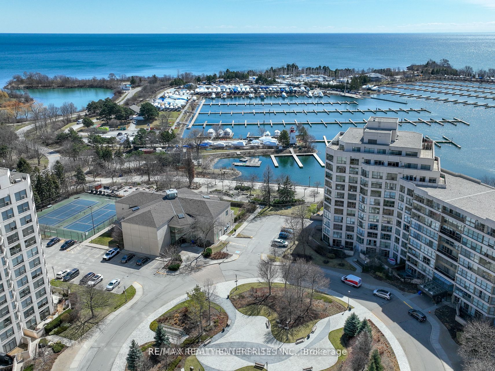 2261 Lake Shore Boulevard W 607