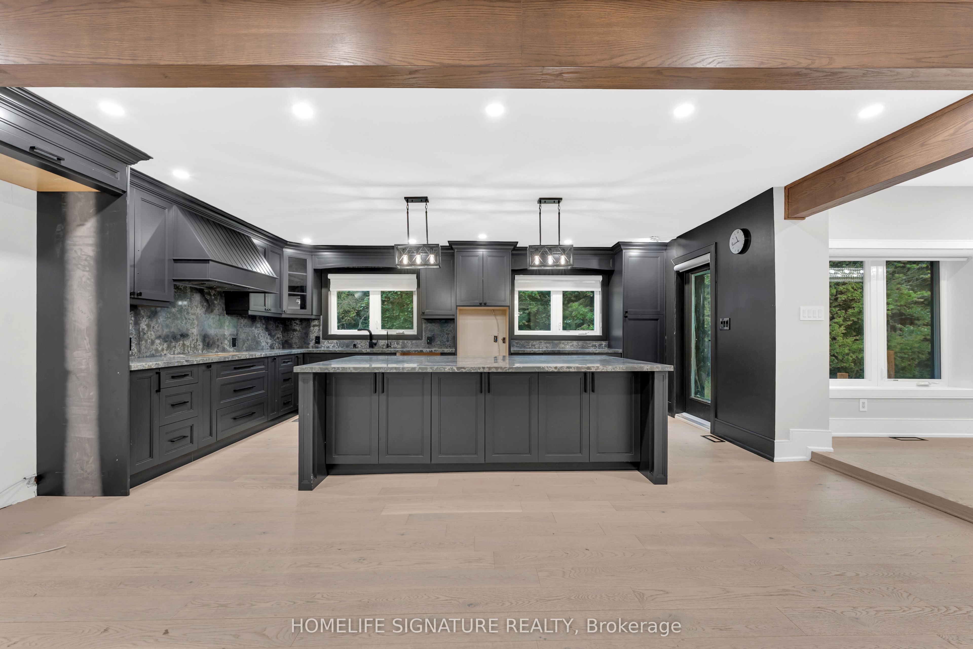 12373 Highway 7 N/A