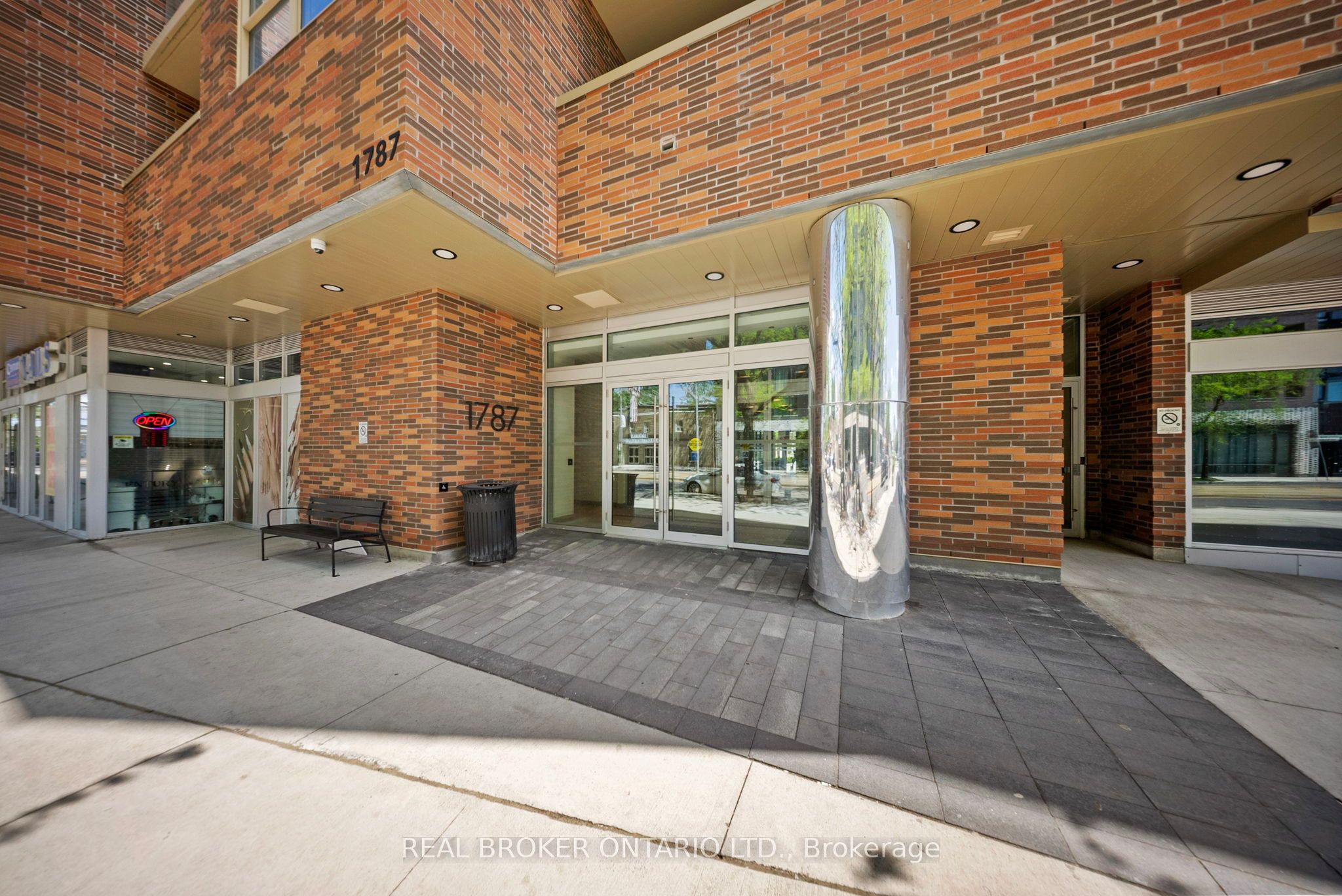 1787 St Clair Avenue W 920