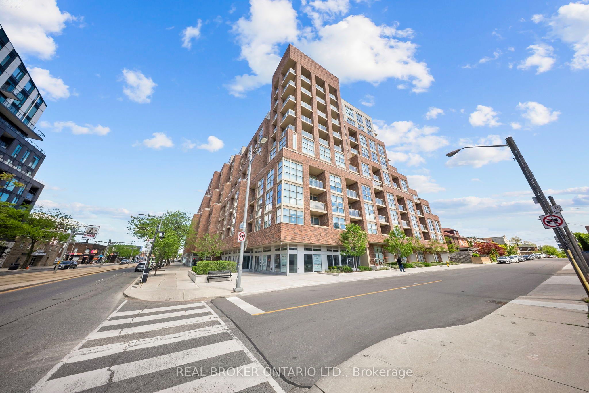 1787 St Clair Avenue W 920