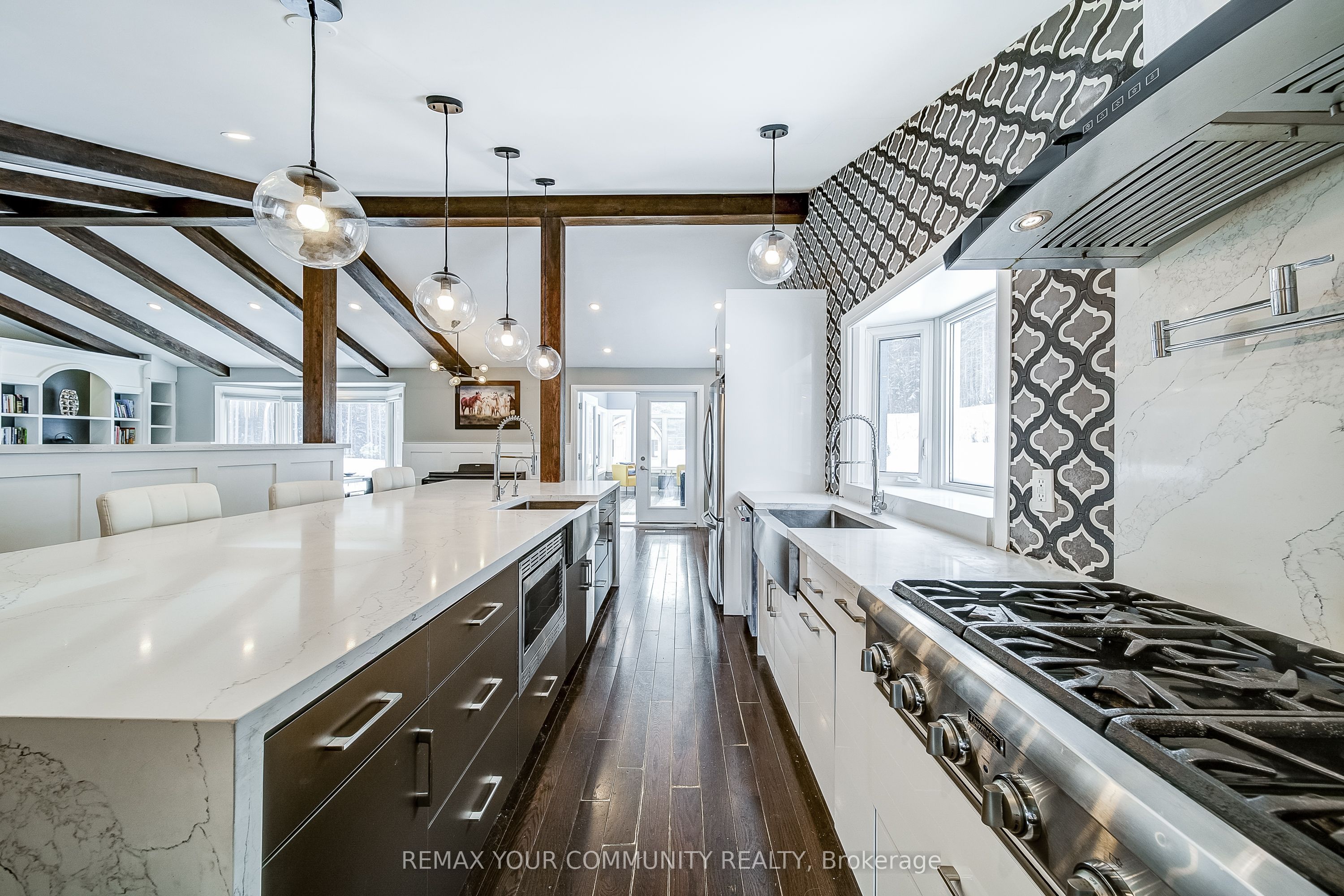 3433 Mount Albert Road