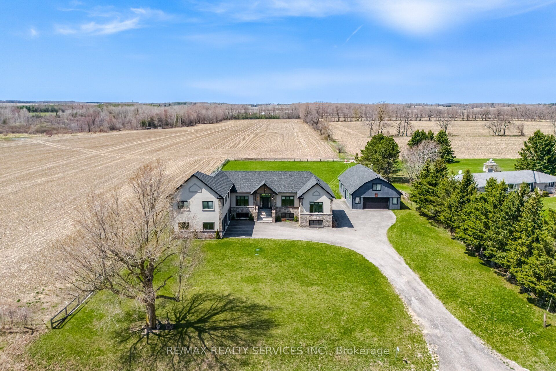 9522 Wellington 22 Road