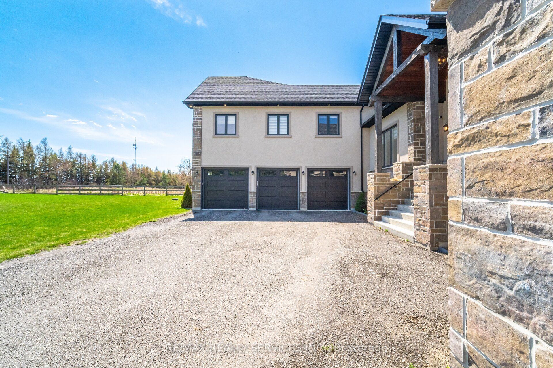 9522 Wellington 22 Road