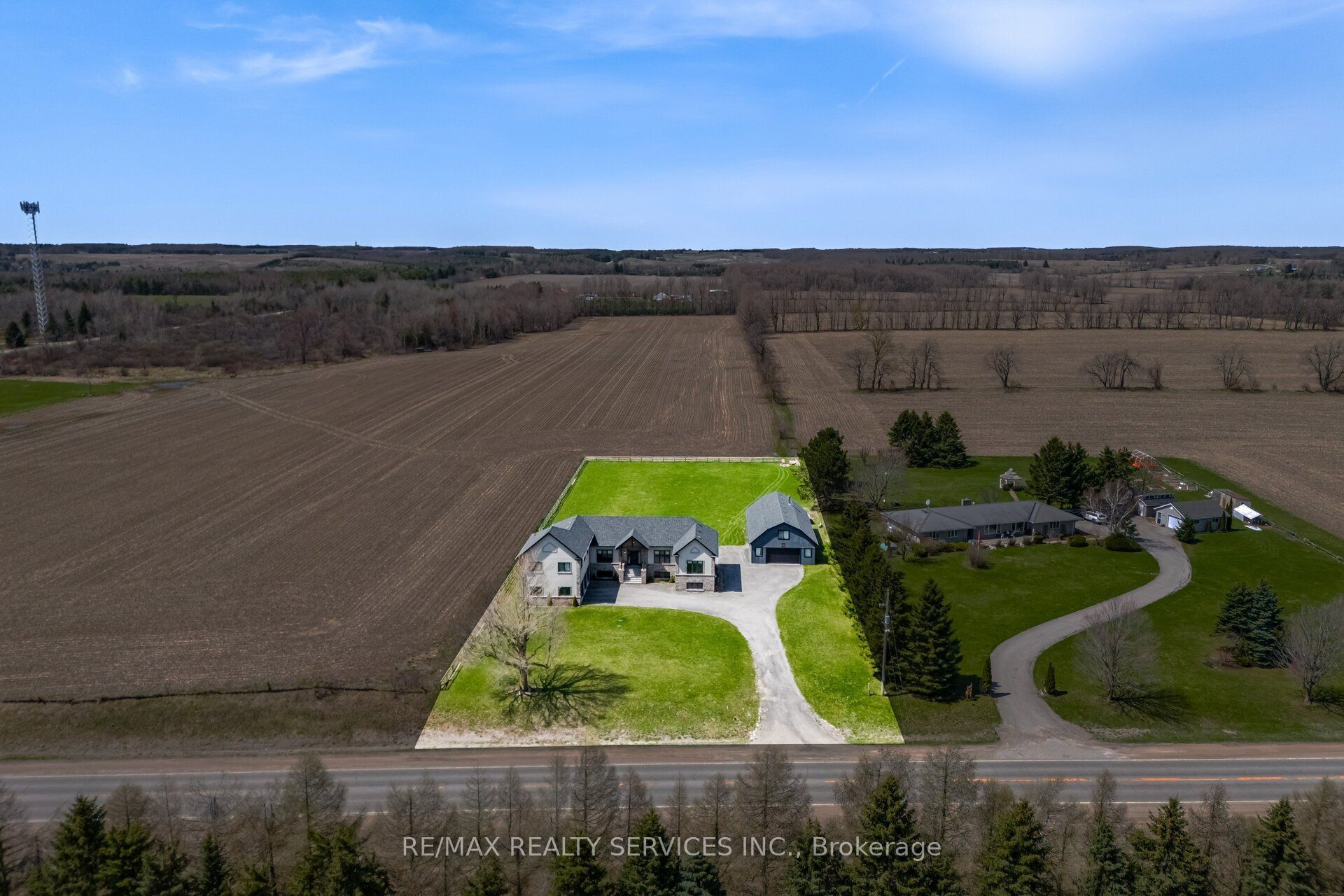 9522 Wellington 22 Road