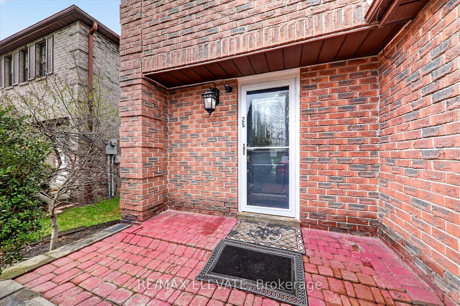 25 Stockbridge Crescent