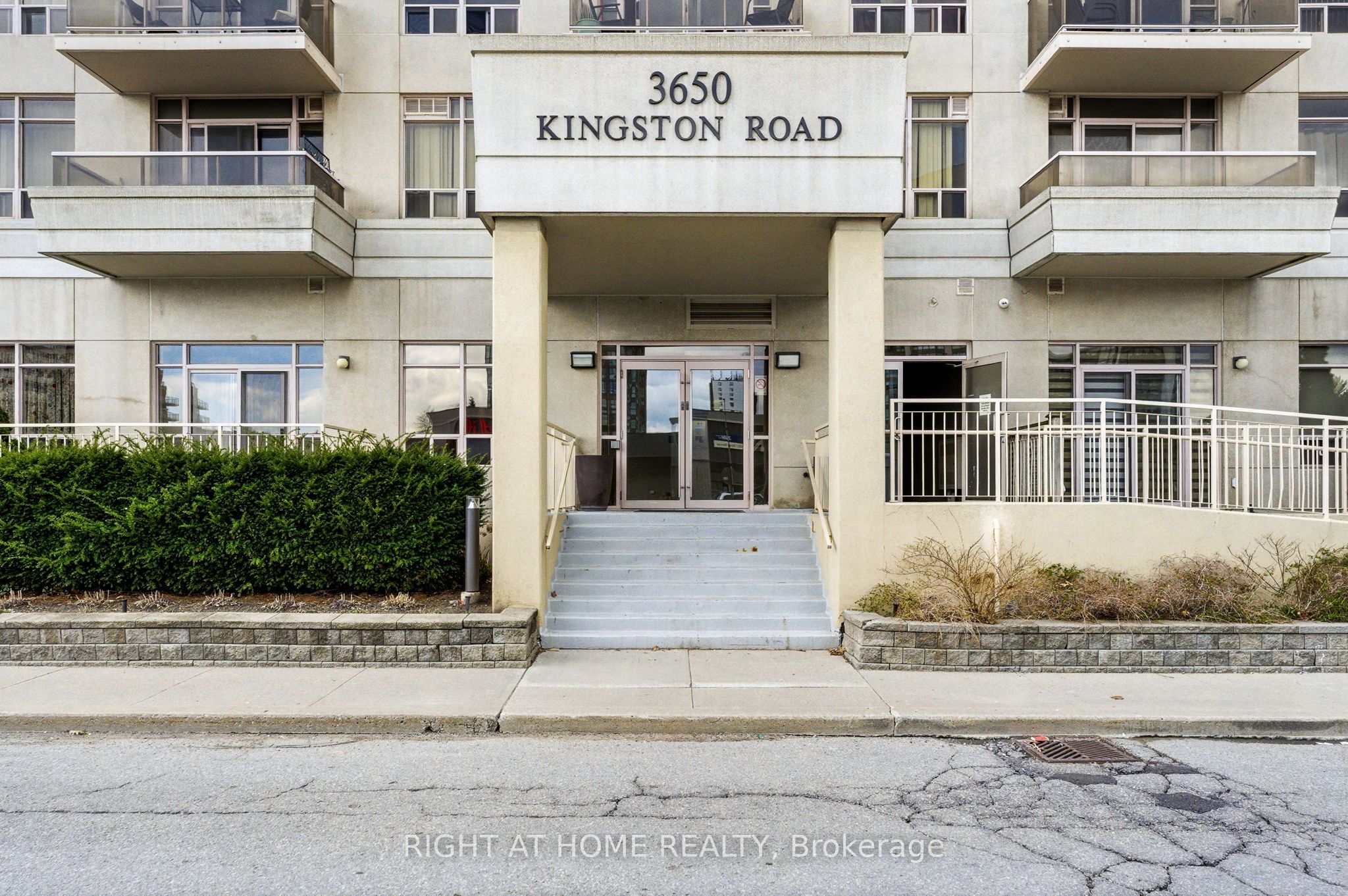 3650 Kingston Road PH01