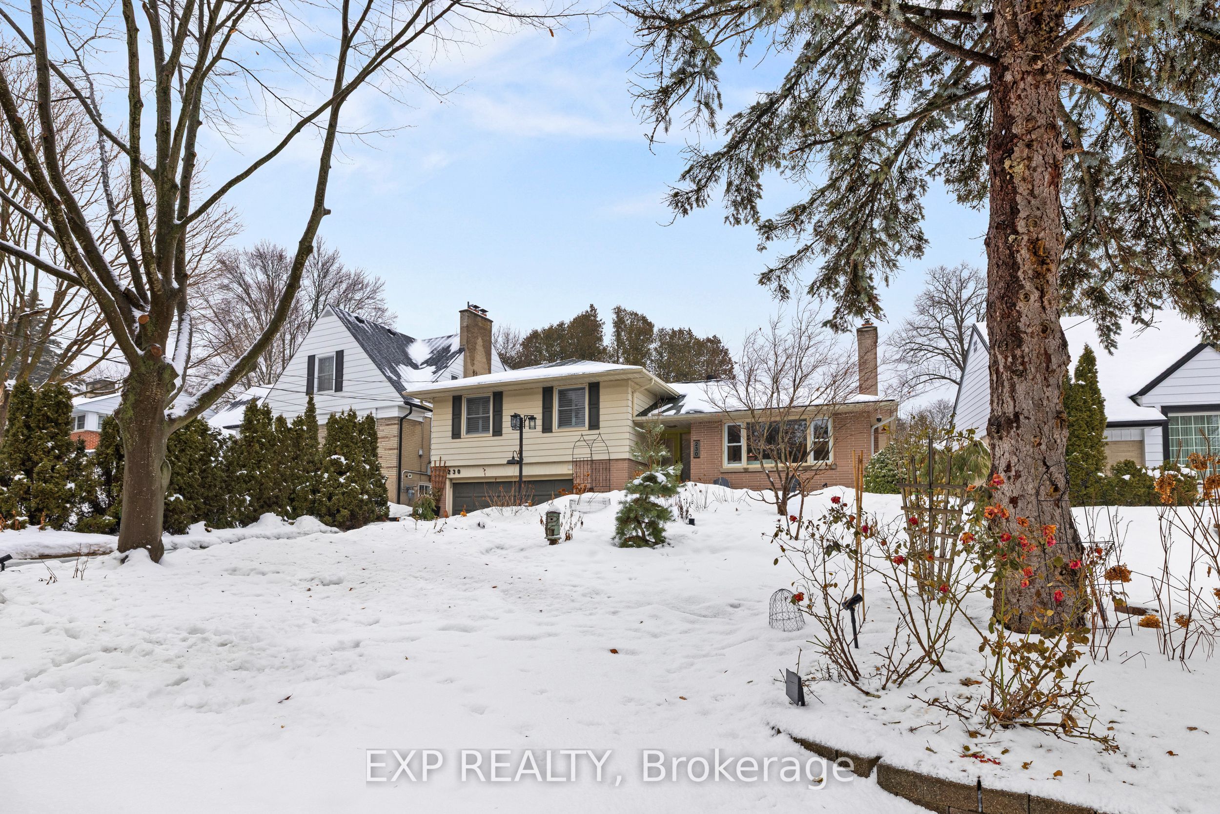 230 Glenwood Crescent