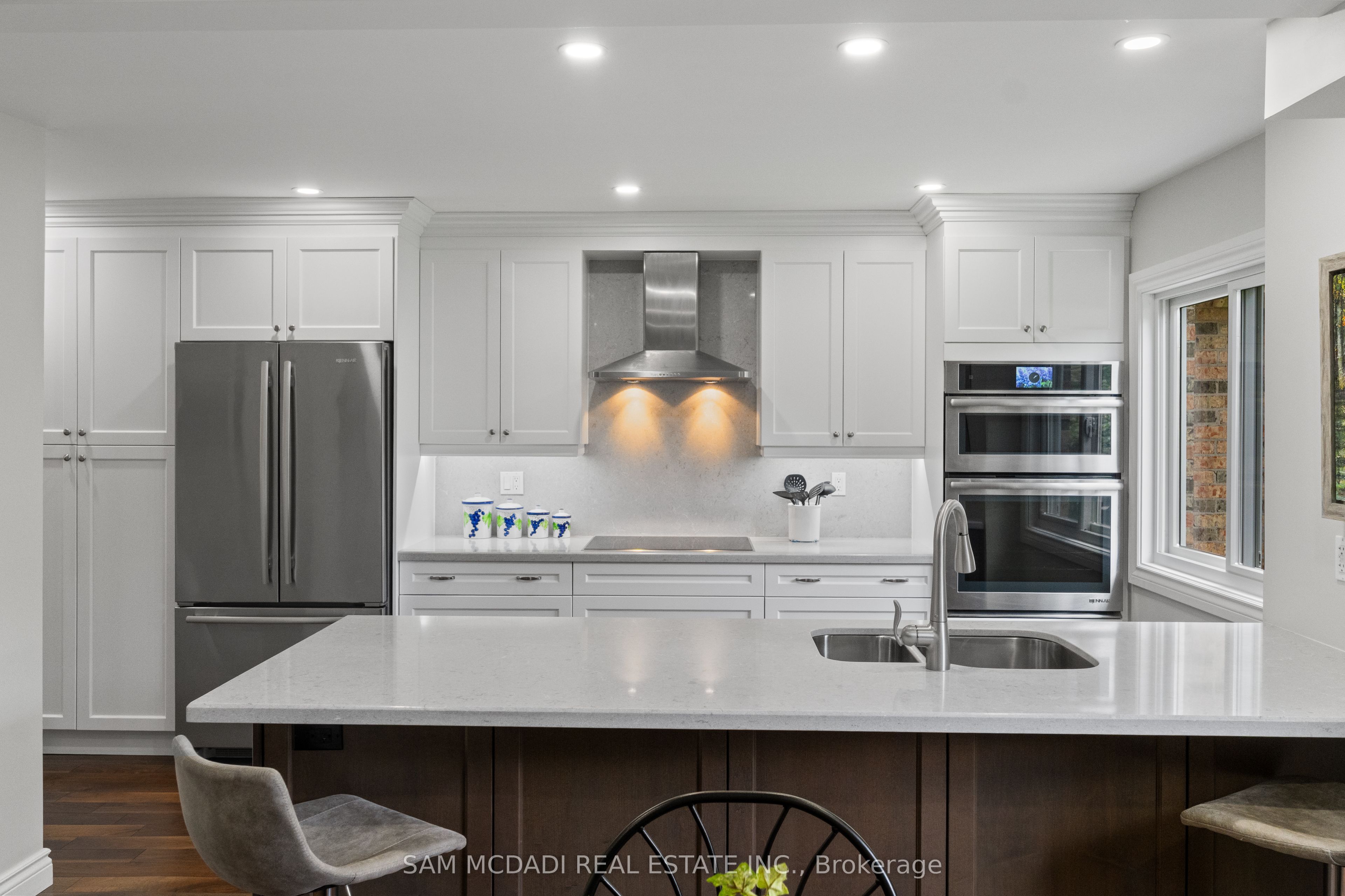 2707 Jerring Mews