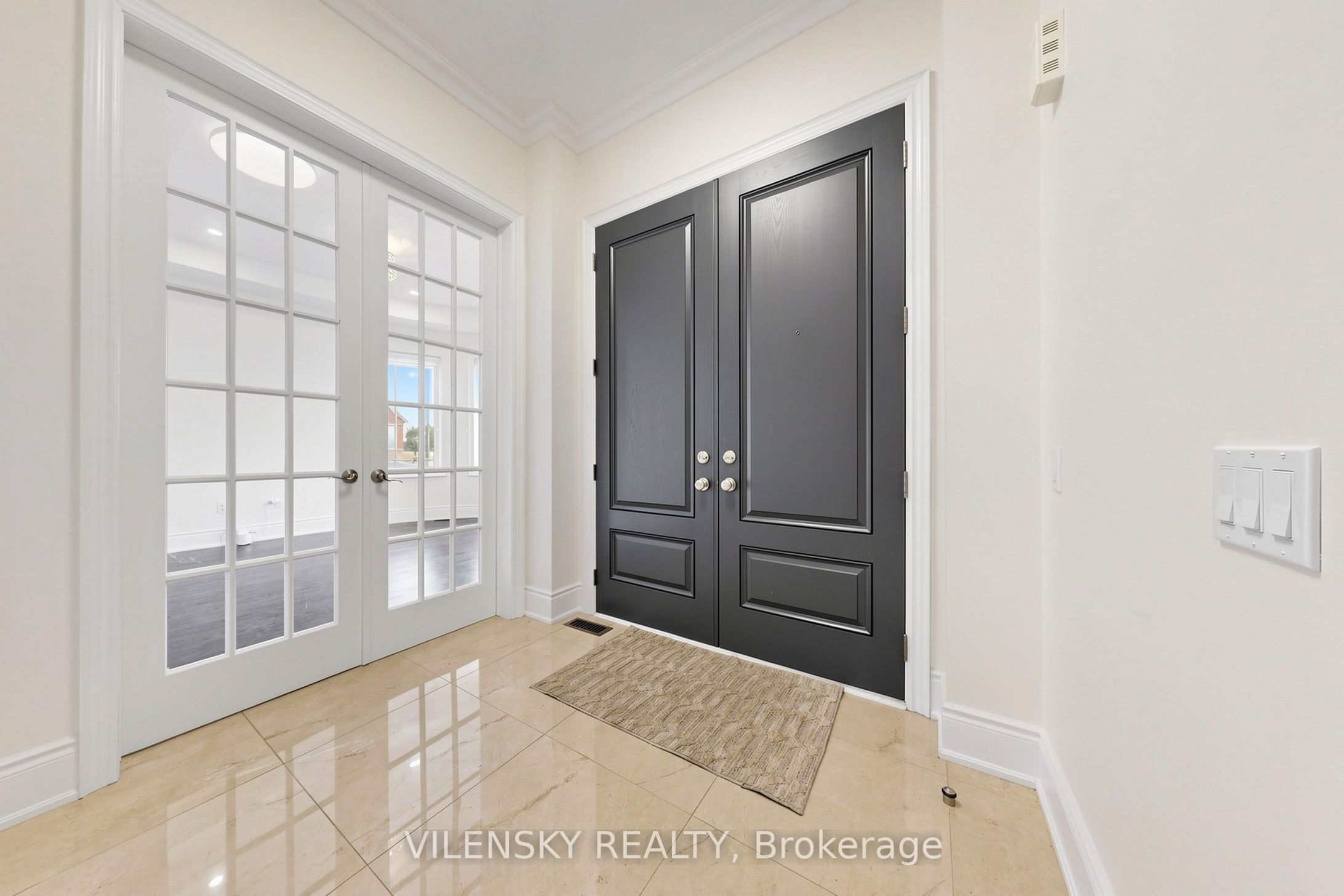 95 Chesney Crescent
