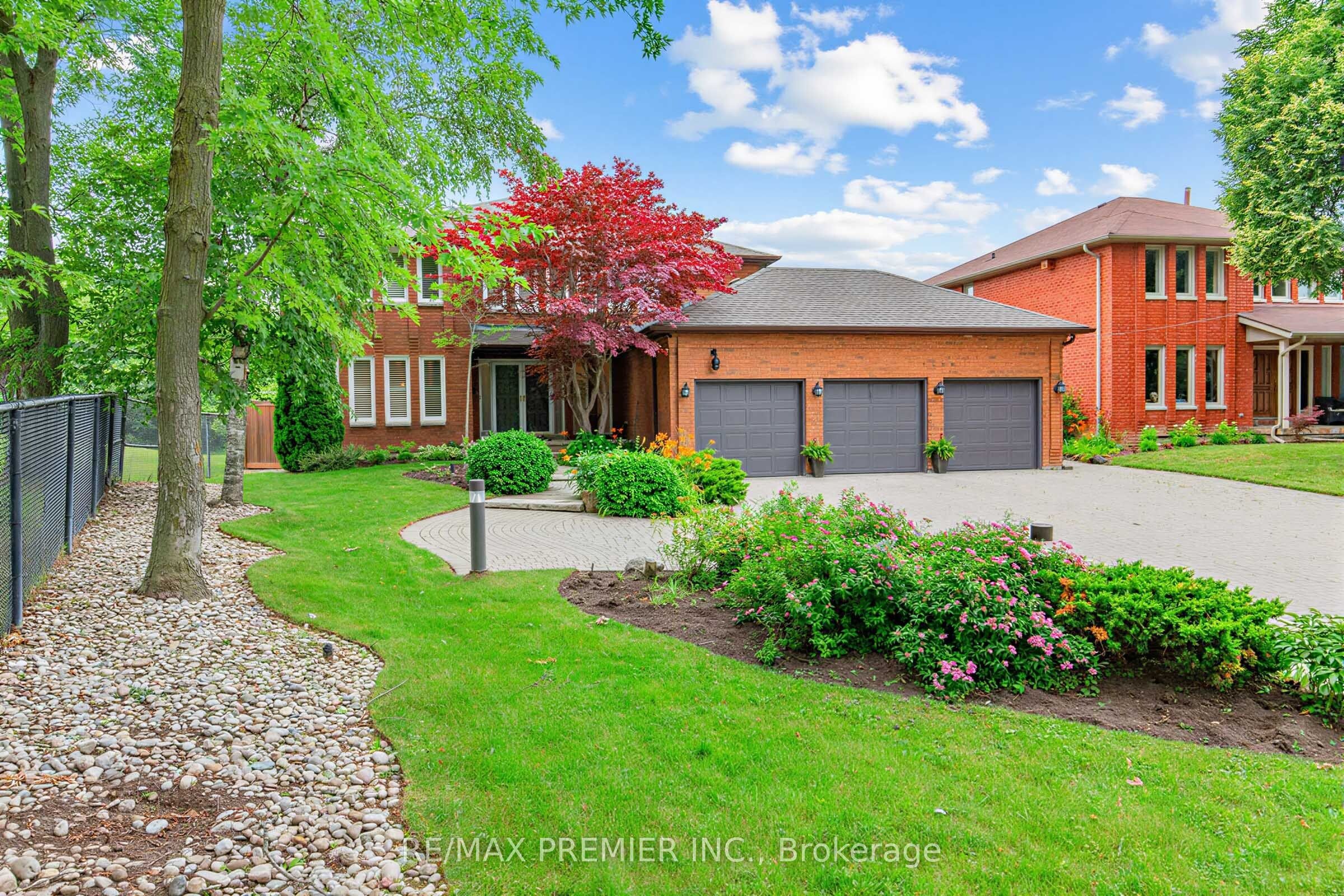 28 Bridgend Court S