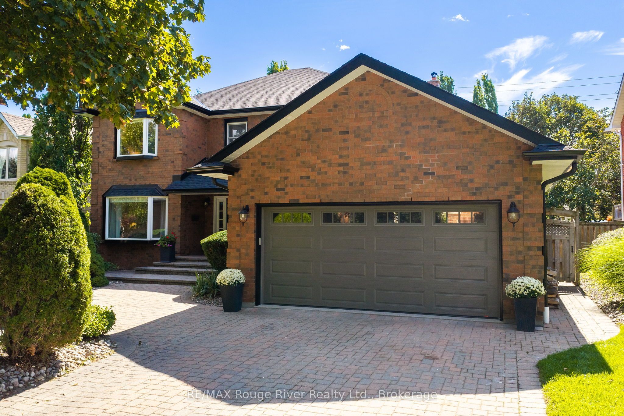 7 Lyndhurst Crescent
