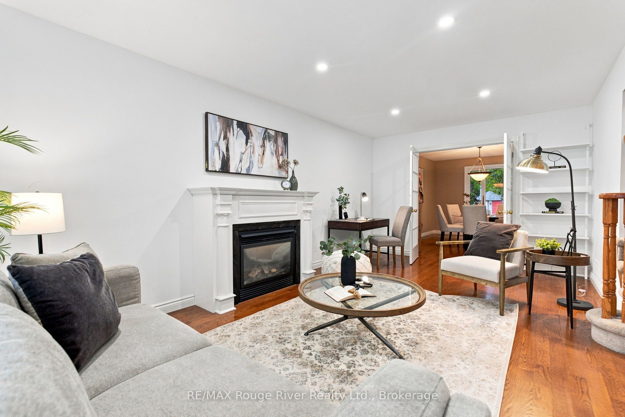 7 Lyndhurst Crescent