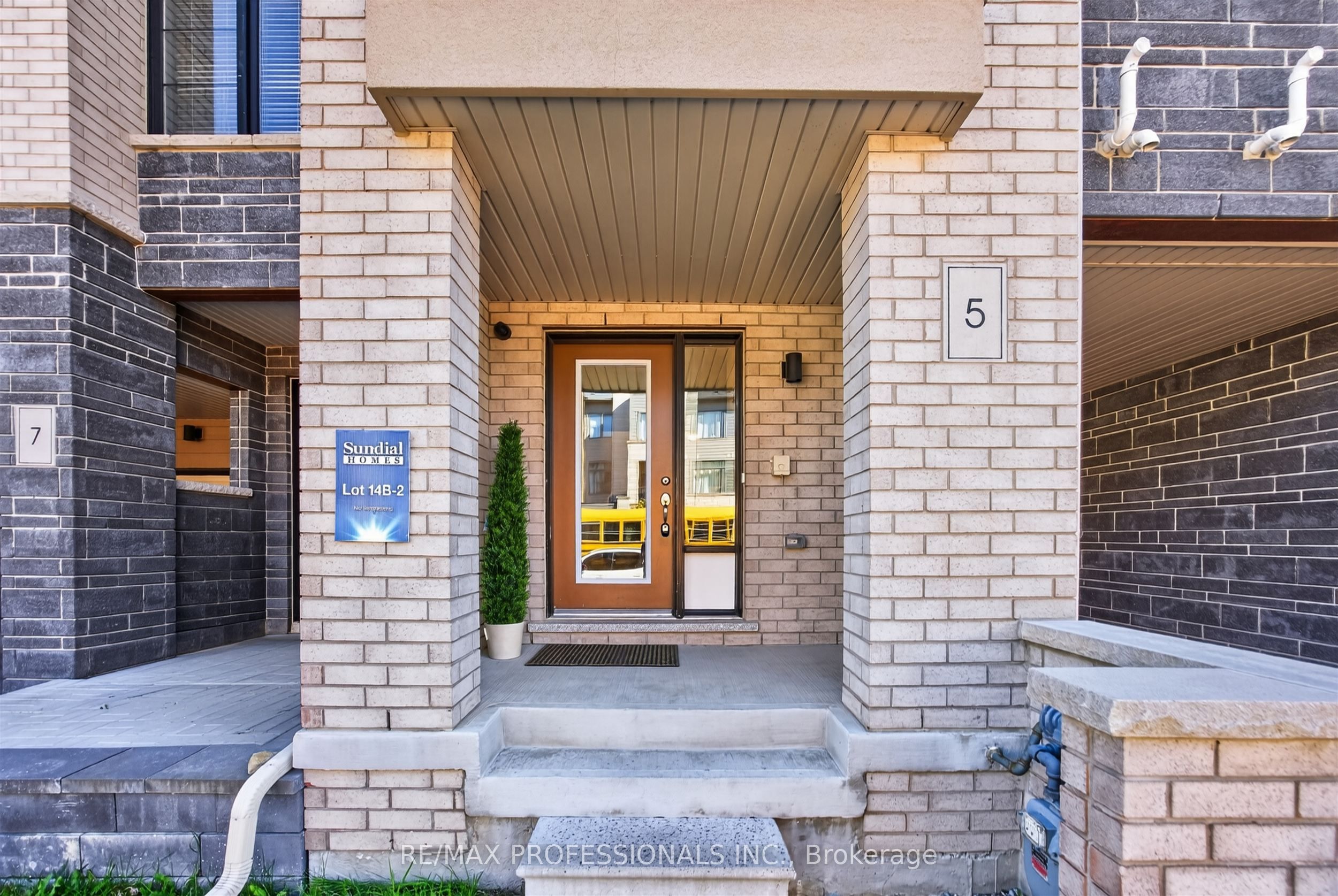 5 Delano Way